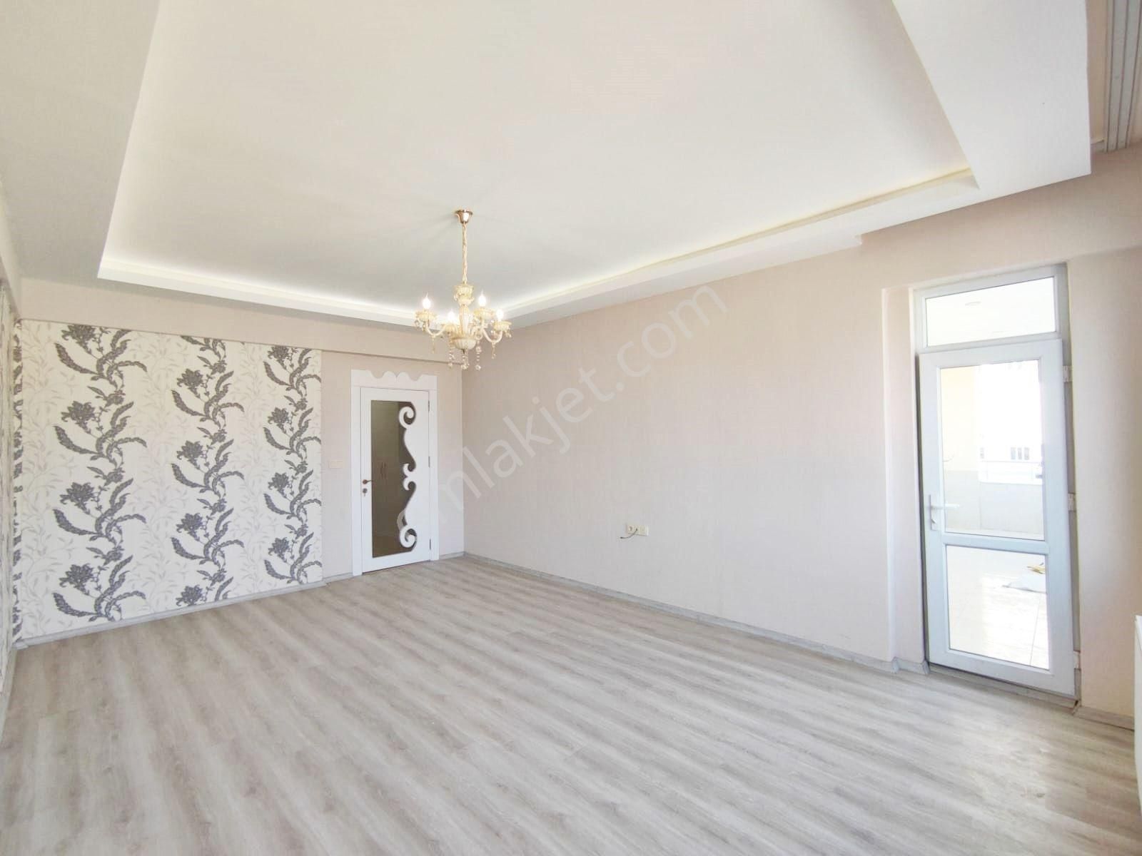 Fıstıklık'ta Ferah Ebeveyn Banyolu Masrafsız Bakımlı 3+1 Daire - Görsel 9