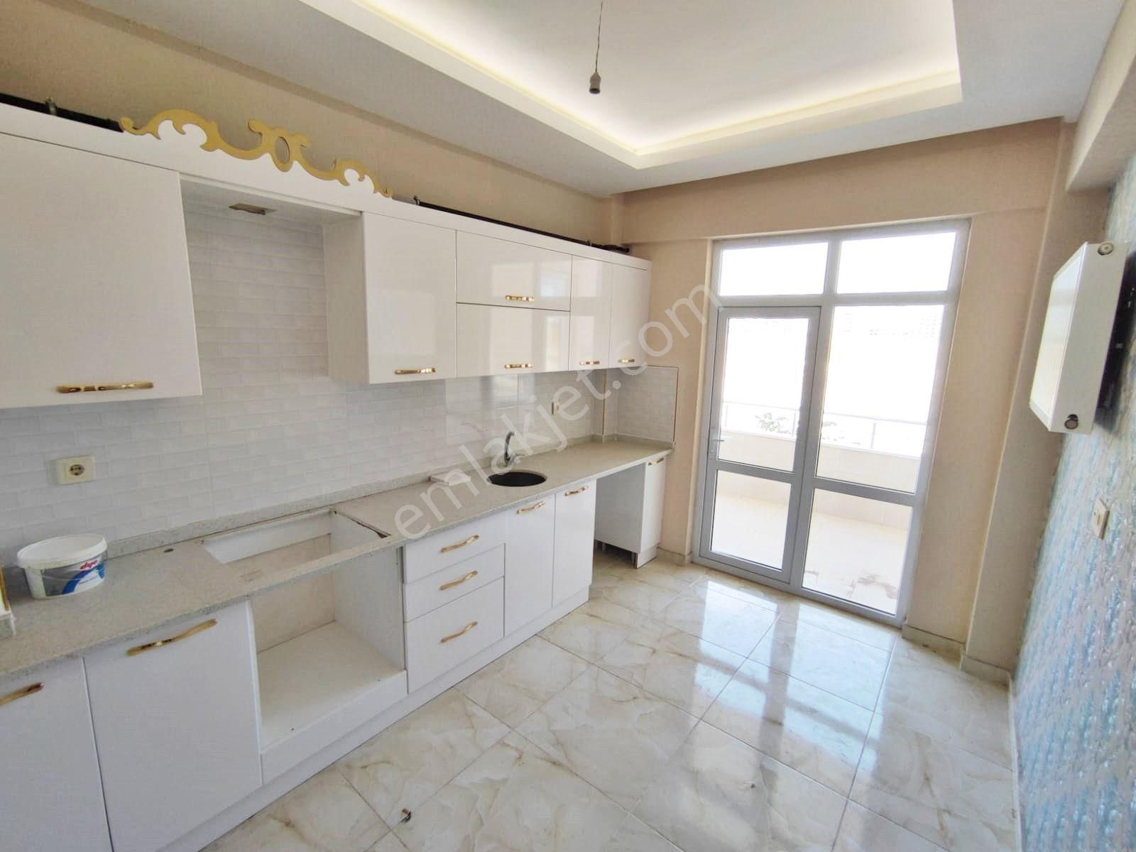 Fıstıklık'ta Ferah Ebeveyn Banyolu Masrafsız Bakımlı 3+1 Daire - Görsel 2