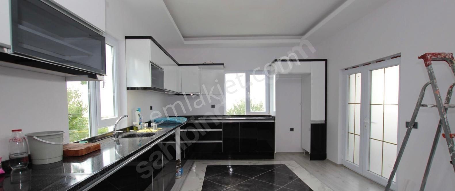 Hisarcıkta Satılık 5+2 Villa - Görsel 8