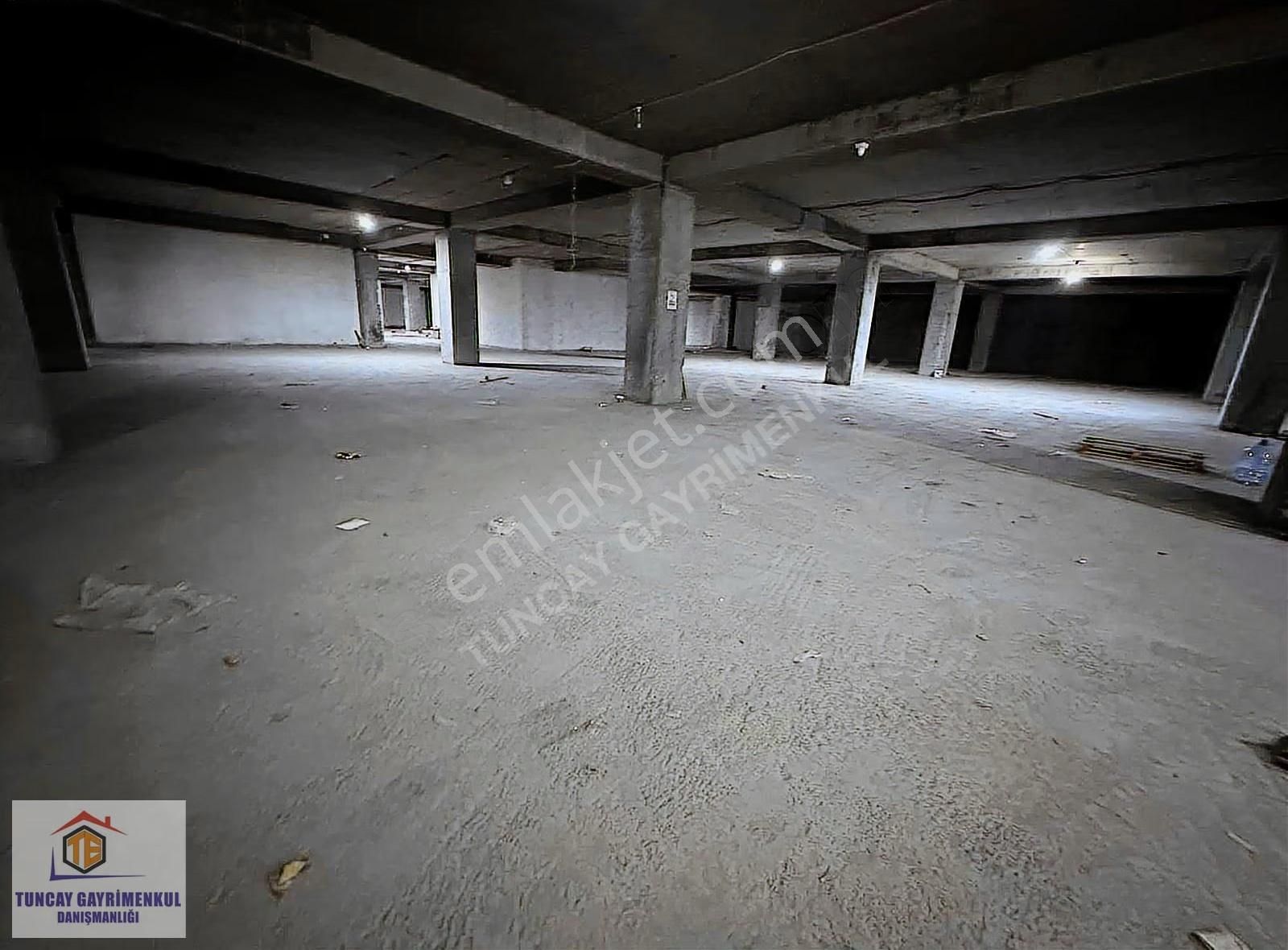 Halkalı Basinexpres"de 2500 M2 Kiralık Depo Düz Ayak Tır Yanaşr - Görsel 6