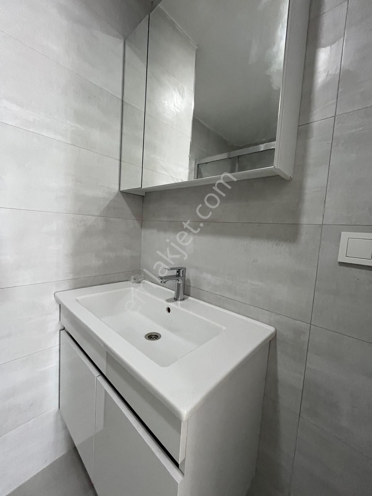 Yakacık'ta 3+1 Satılık Deniz Manzaralı Oturuma Hazır Sıfır Daire - Görsel 31