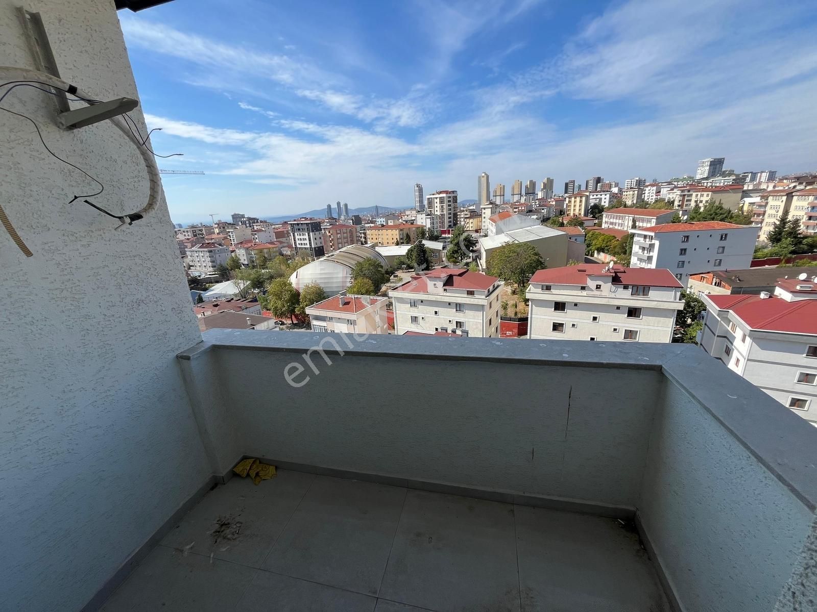 Yakacık'ta 3+1 Satılık Deniz Manzaralı Oturuma Hazır Sıfır Daire - Görsel 3