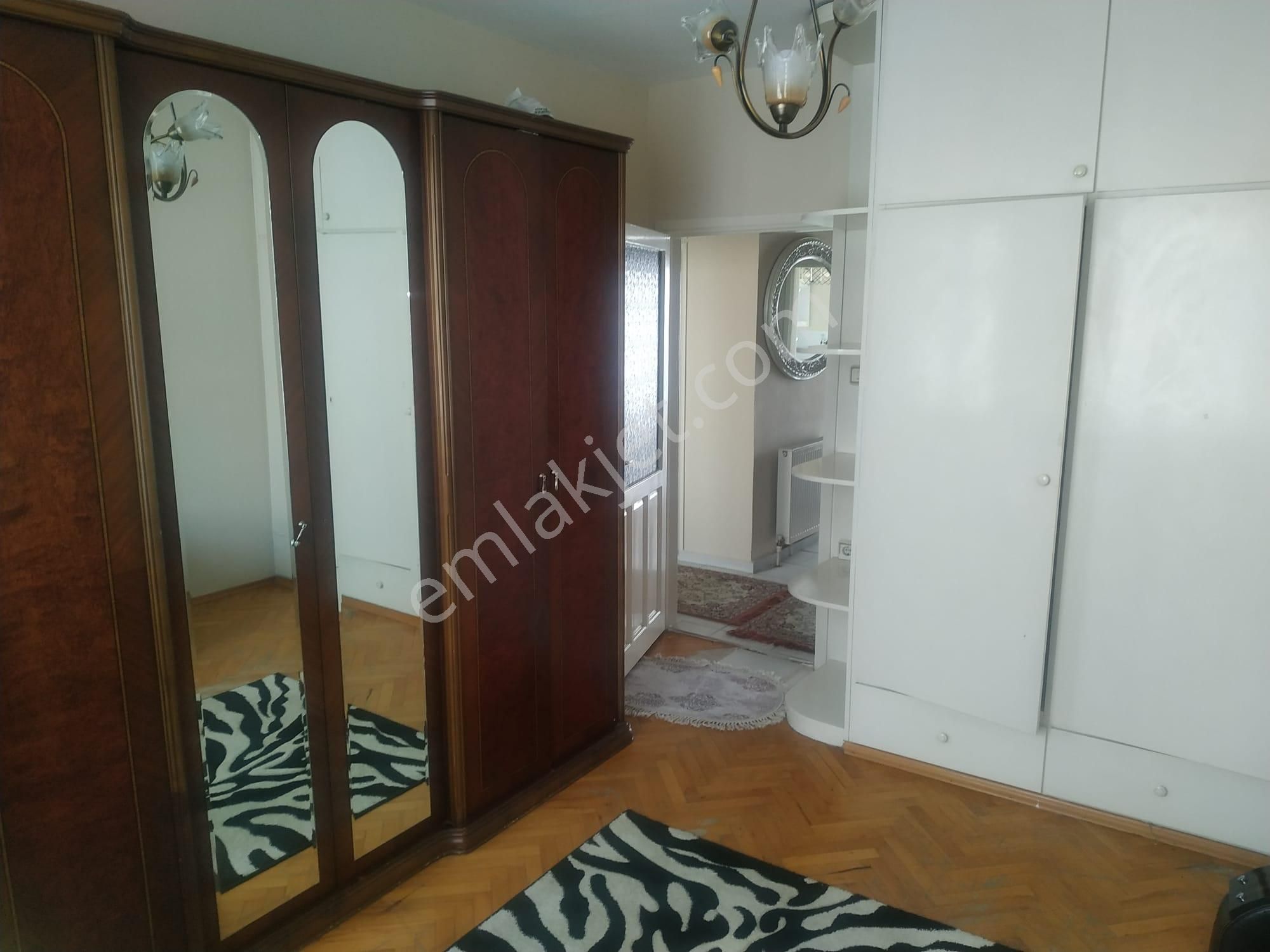 Balıkesir Çarşı Merkezde Eşyalı Satılık 2+1 Daire - Görsel 5