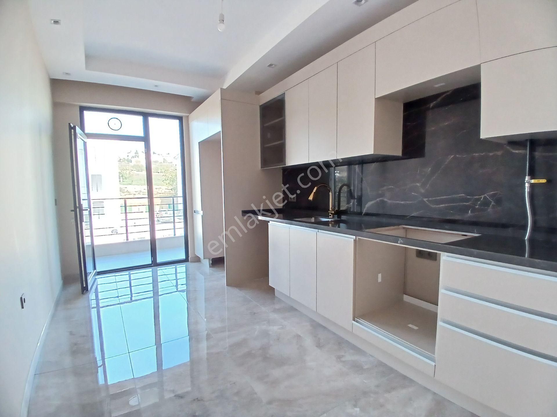 Adapazarı Karapınar'da, Valiliğe Yakın 2+1 Yeni Kiralık Daire