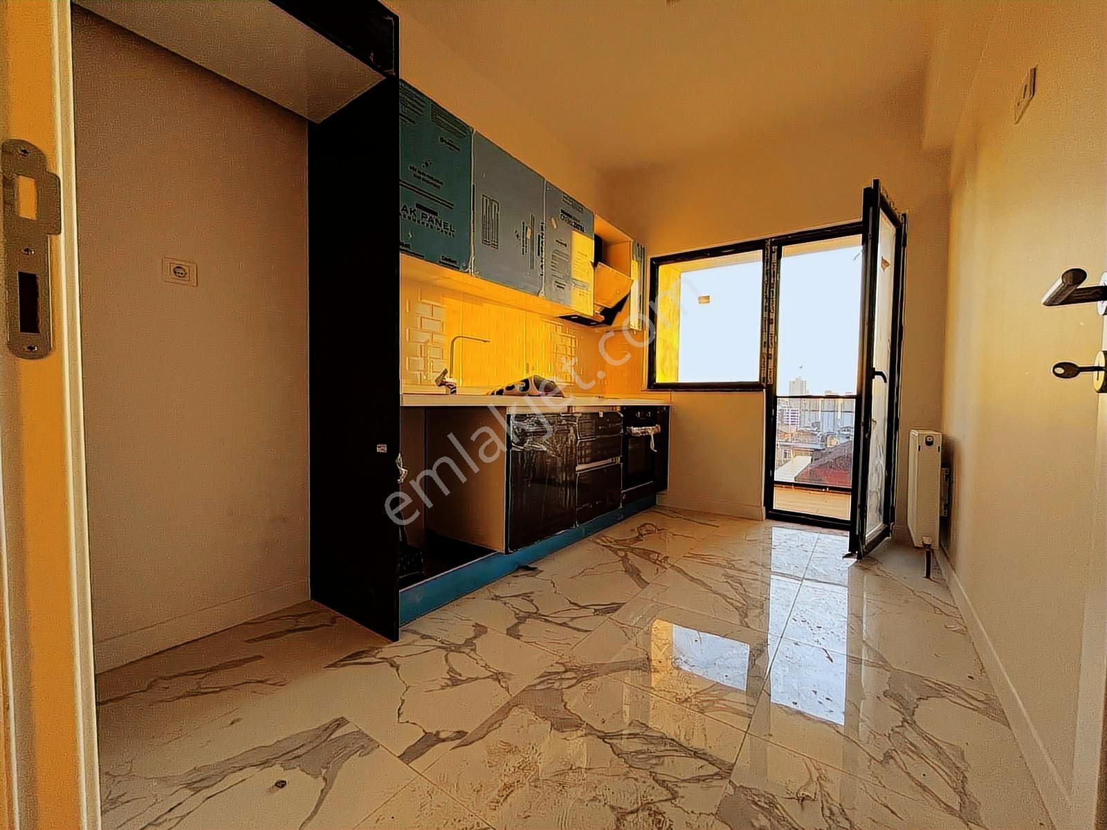 Kartal Royal Garden Yakacık'ta Deniz Manzaralı Satılık 2+1 - Görsel 4