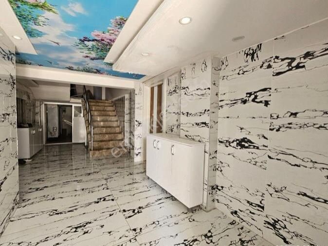 Yenişehir Batıkentte Şahsi Kullanım Alanlı 2+1 Zemin Daire