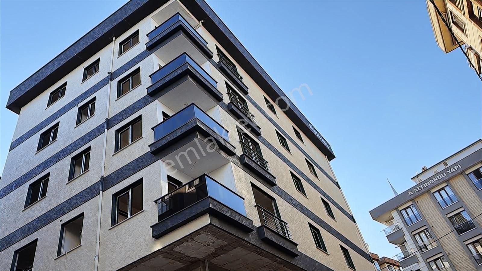 Çekmeköy Kirazlıdere Mahallesinde Satılık Sıfır 2+1 Daire