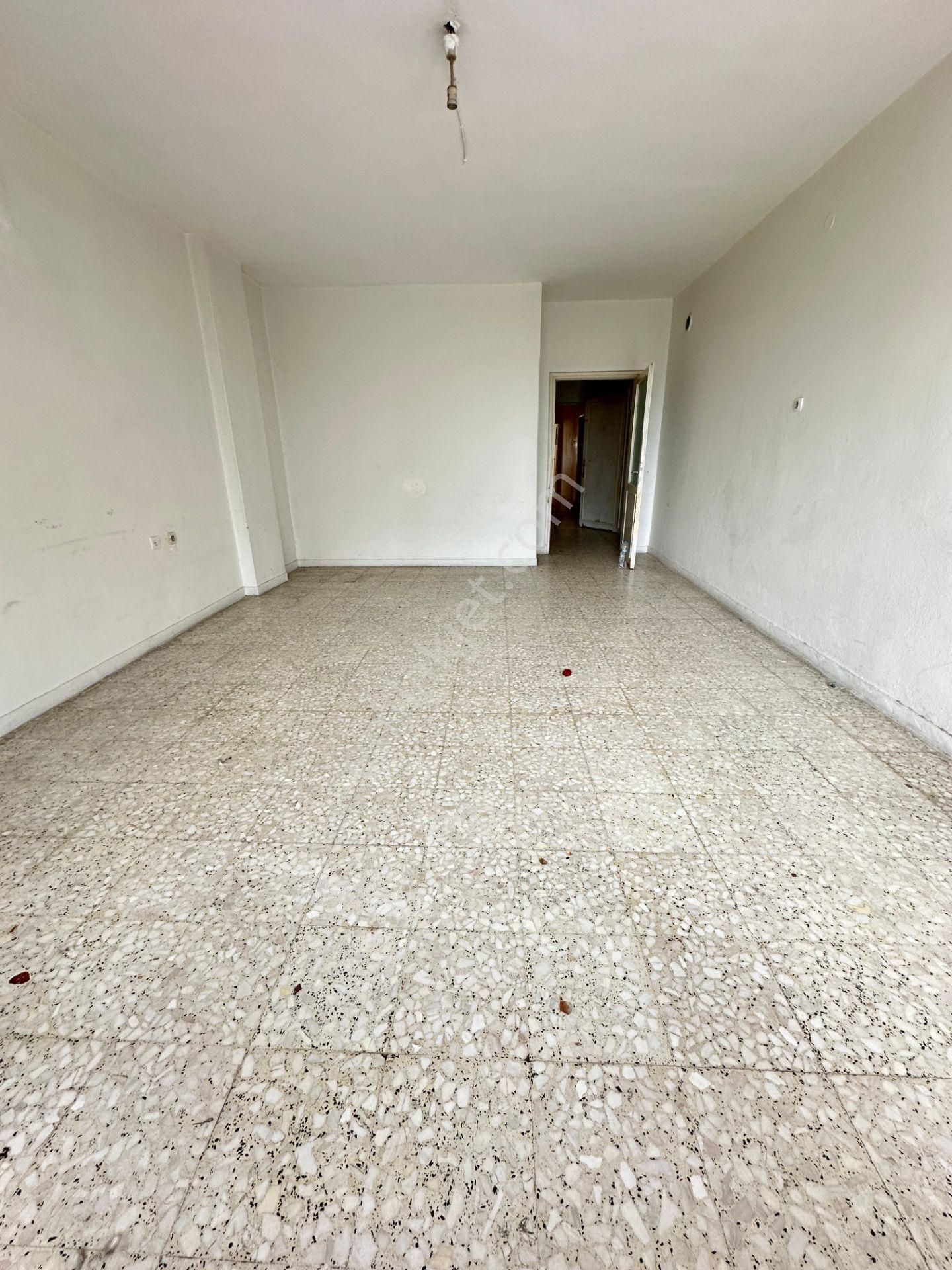 Geniş Oturumlu 3+1 Bağımsız Mutfak Asansörlü Daire