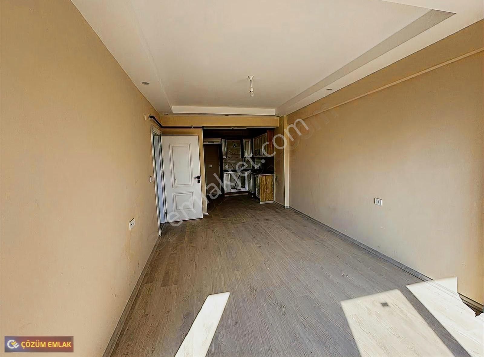 Çözüm Emlak'tan İstasyon Civarında Önü Açık 1+1 Satılık Daire - Görsel 11