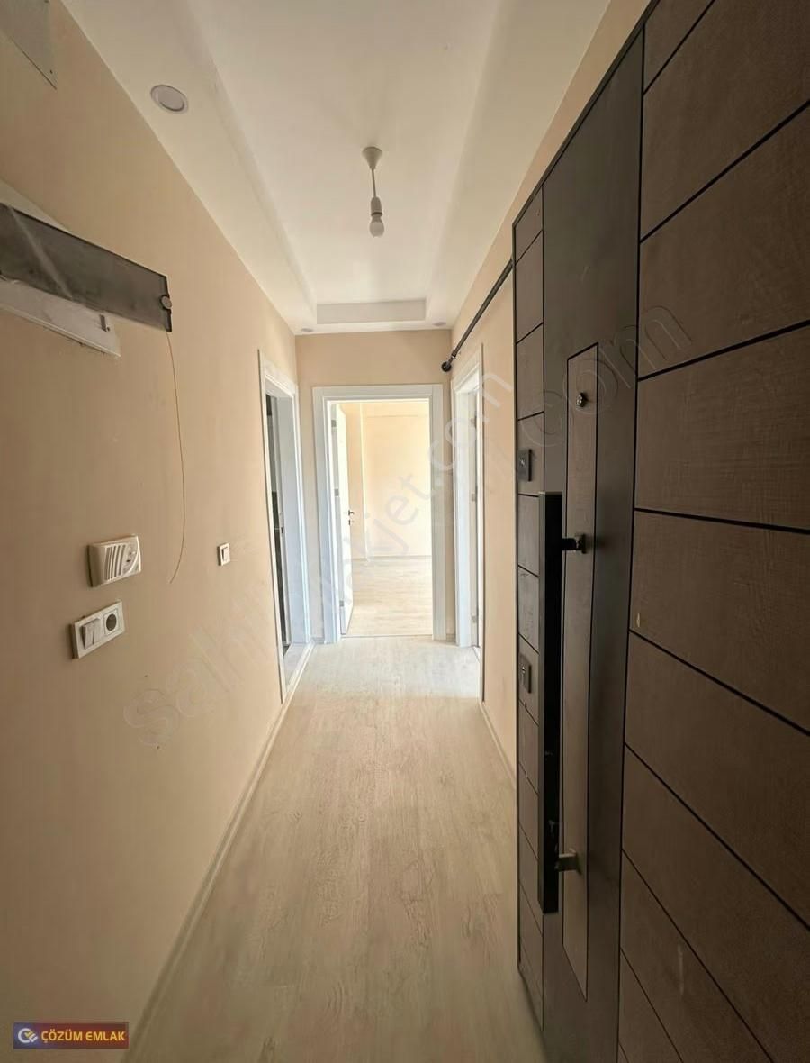 Çözüm Emlak'tan İstasyon Civarında Önü Açık 1+1 Satılık Daire - Görsel 4