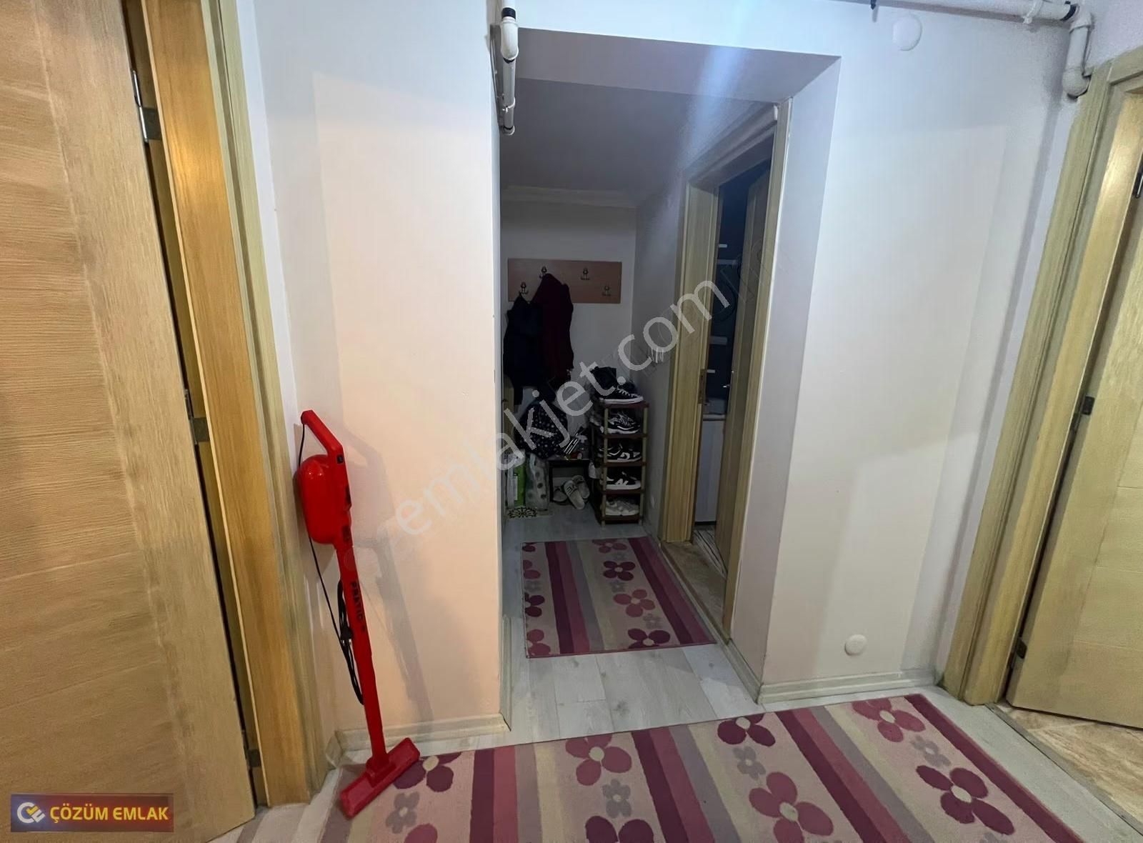 Çözüm Emlak'tan 2+1 Eşyalı Karanlıksız Ara Kat Satılık Daire - Görsel 23