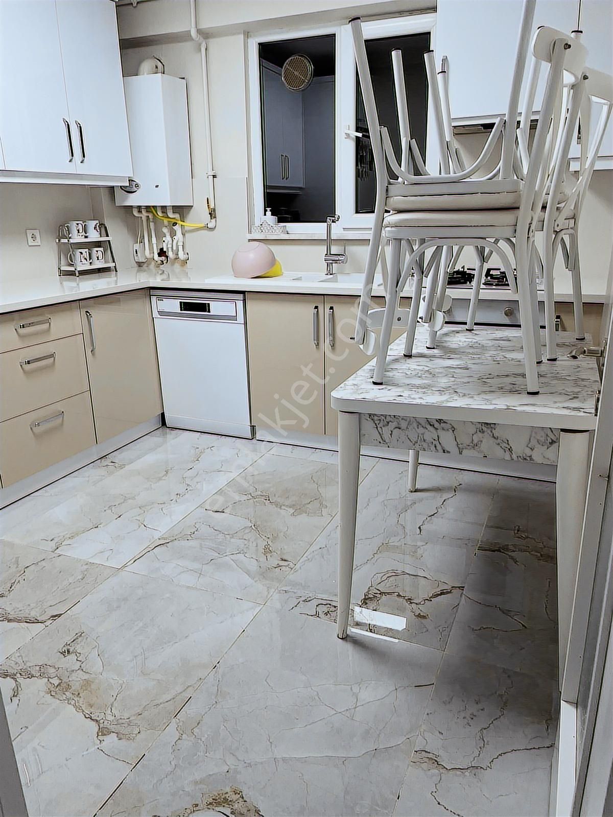 Karlıktepe'de Satılık Geniş 3+1 Daire - Görsel 11