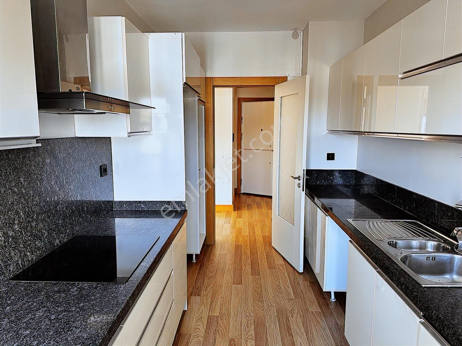 Pendik Elite Side Sitesinde Deniz Manzaralı 3+1 Kiralık Daire - Görsel 5