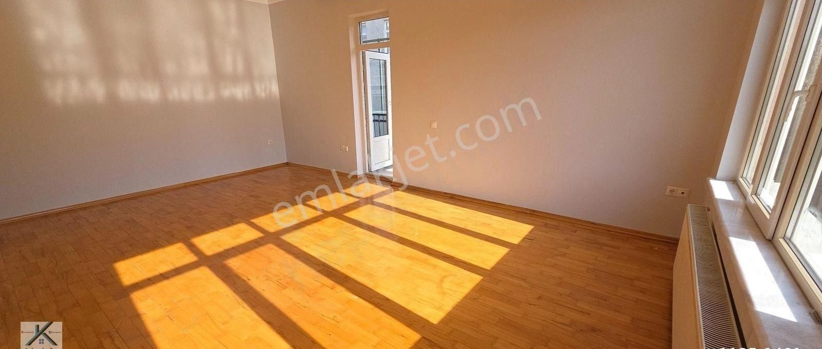 Kiralık 3+1, Esat Cad. Sonunda, 3. Katta, 3 Cepheli, Kombili, Bakımlı Yapılı - Görsel 3