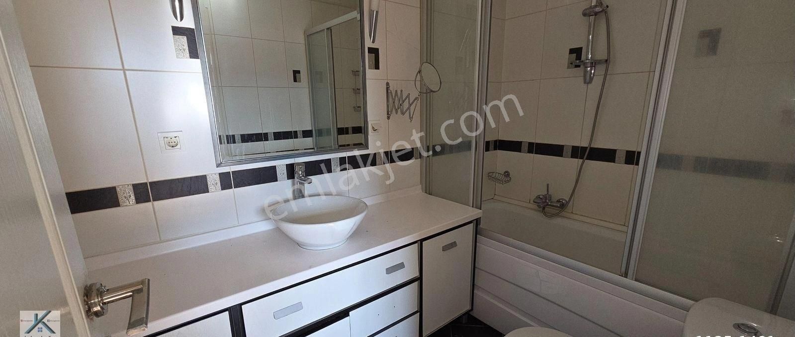 Kiralık 3+1, Esat Cad. Sonunda, 3. Katta, 3 Cepheli, Kombili, Bakımlı Yapılı - Görsel 8