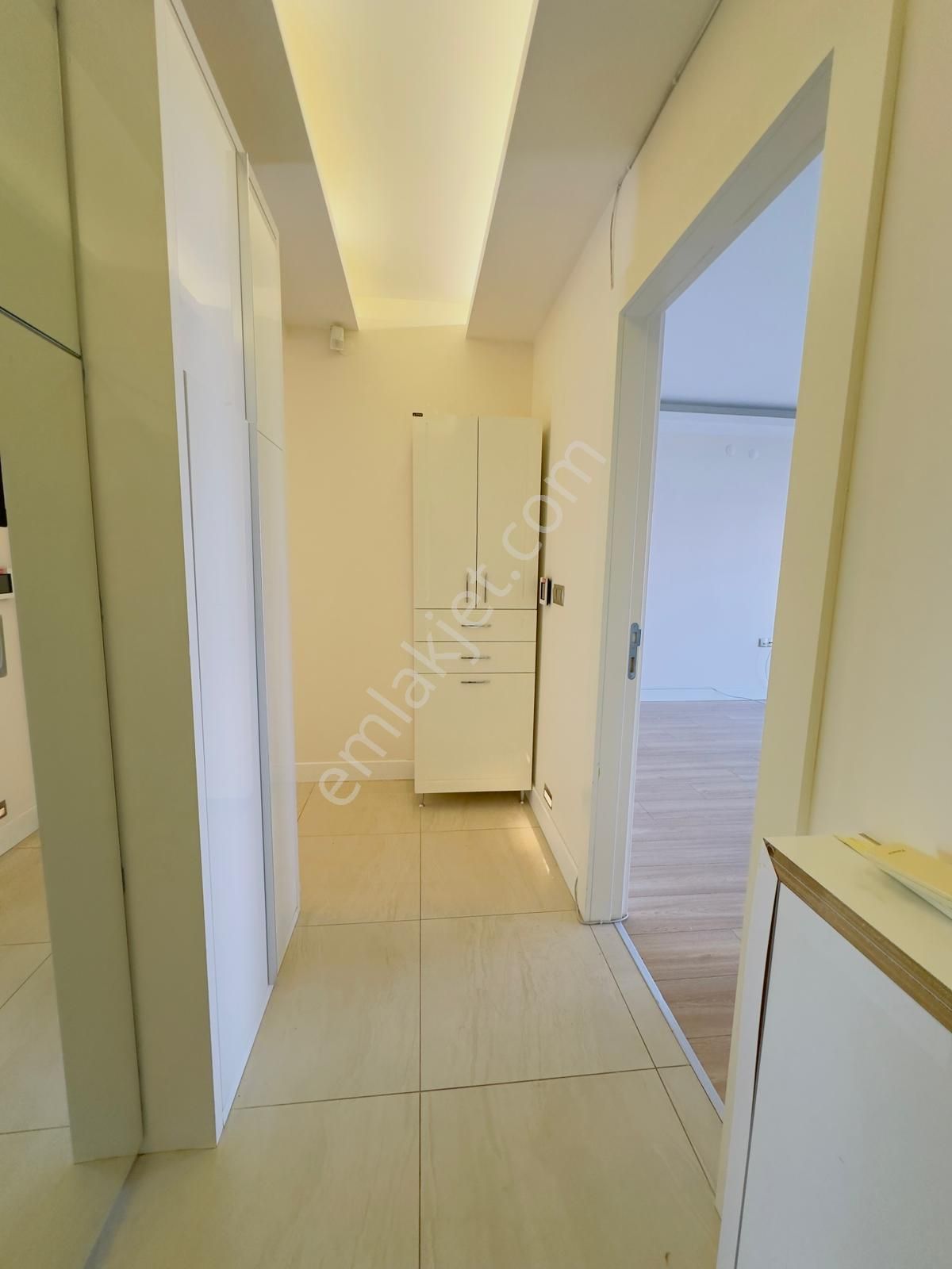 Karşıyaka Bostanlı Atakent Bivalvia Sitesinde 2+1 Satılık Daire - Görsel 3