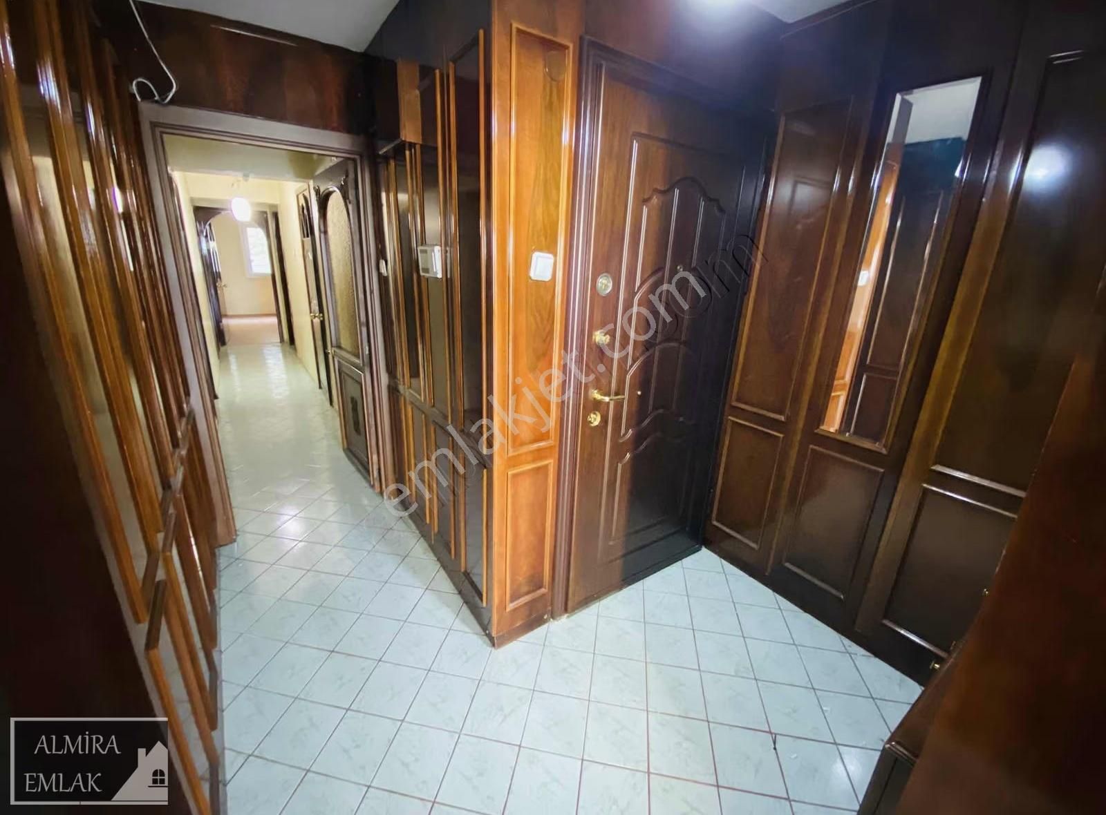 İnönü Cadde Üzeri Hakim Evlerinde 3+1 140m2 Ara Kat Çift Cephe - Görsel 2