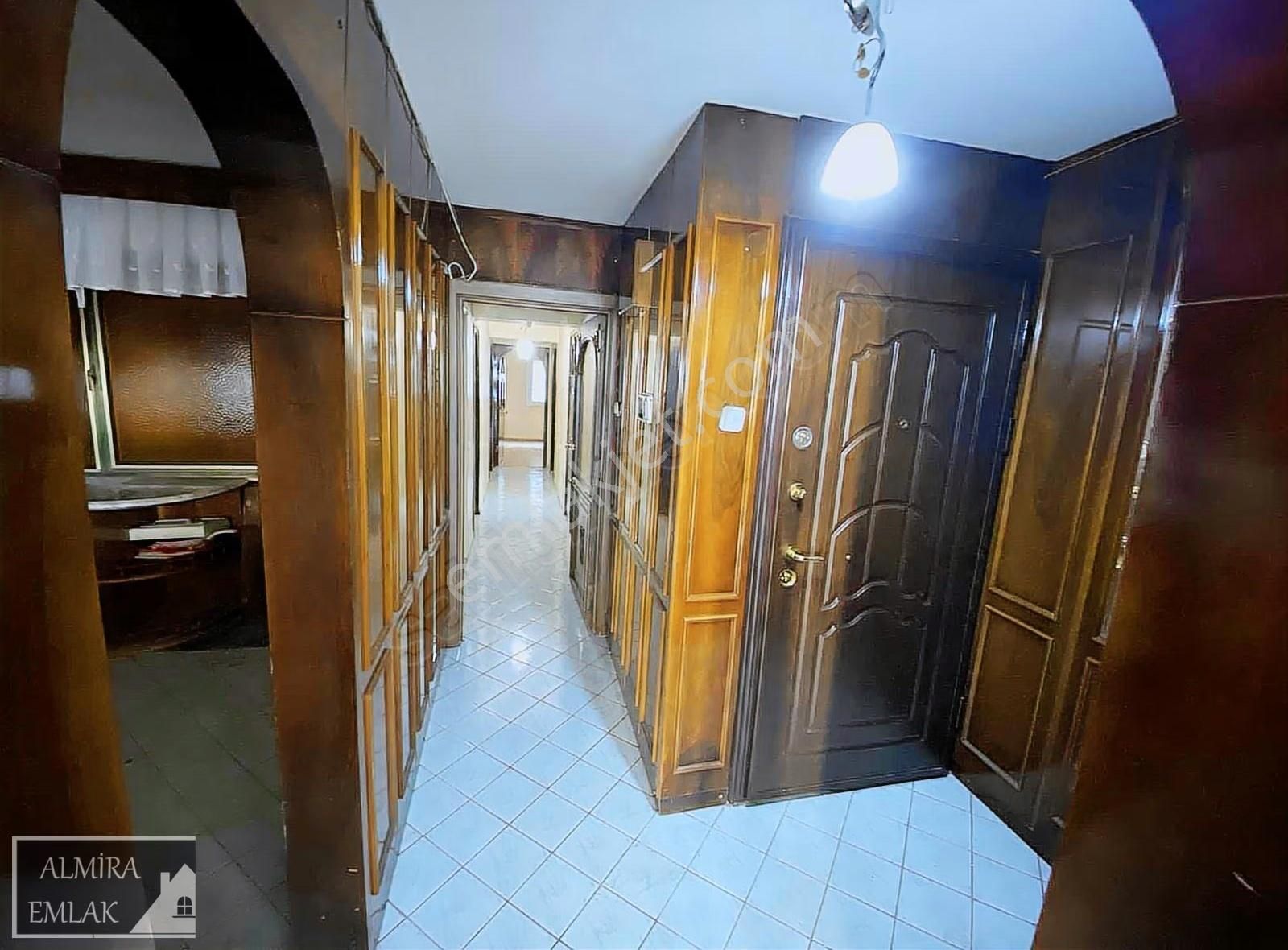 İnönü Cadde Üzeri Hakim Evlerinde 3+1 140m2 Ara Kat Çift Cephe - Görsel 3