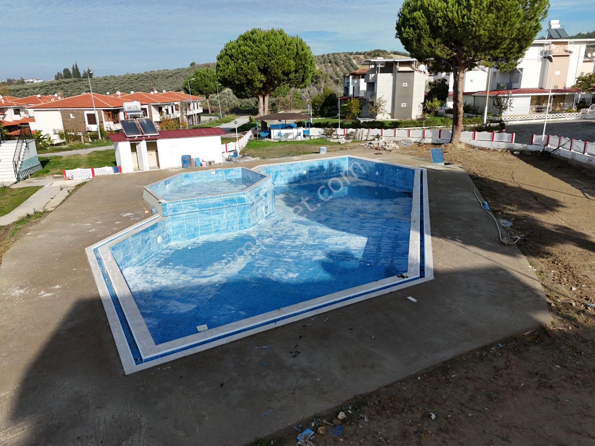 Site İçerisinde Havuzlu Köşe Konumlu Satılık Yazlık - Görsel 22