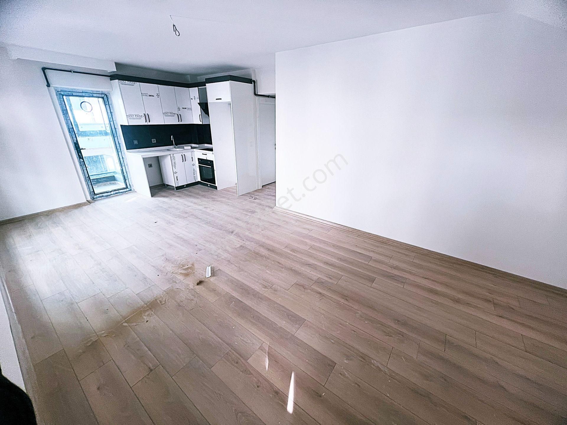 Güventepe Mah Kızılcahamam Ve Güventepe Cadde Yakını Sıfır 2+1