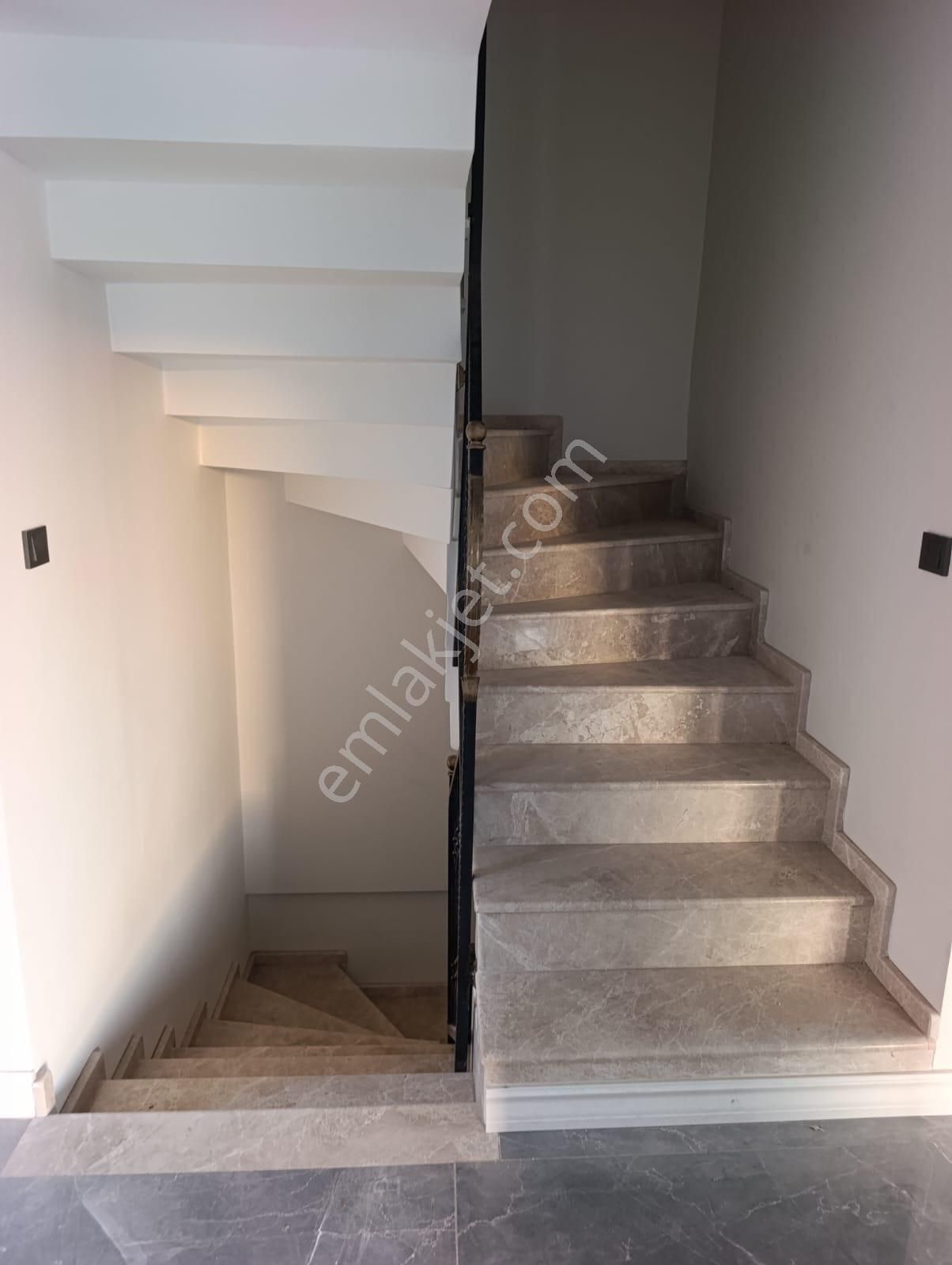 Çandarlıda Full Deniz Manzaralı Satılık 4+1 Villa - Görsel 11