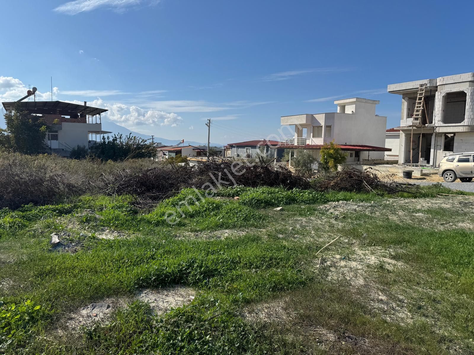 Kuşadası Soğucak'ta Deniz Manzaralı Satılık Arsa - Görsel 3