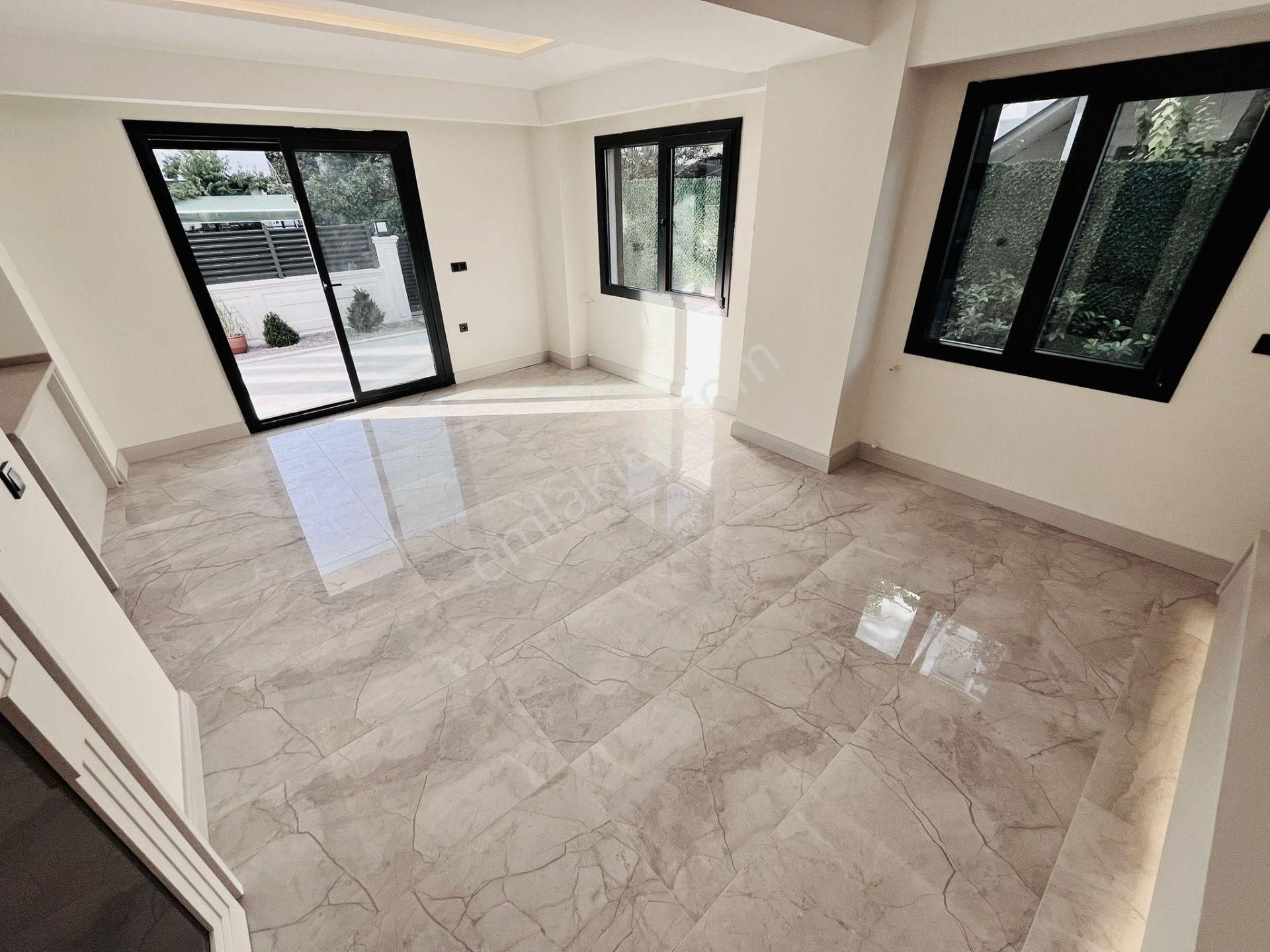 Yükselden Akçay'da Denize 20 Adım Satılık Ultra Lüx Tasarım 4+1 Villa - Görsel 14