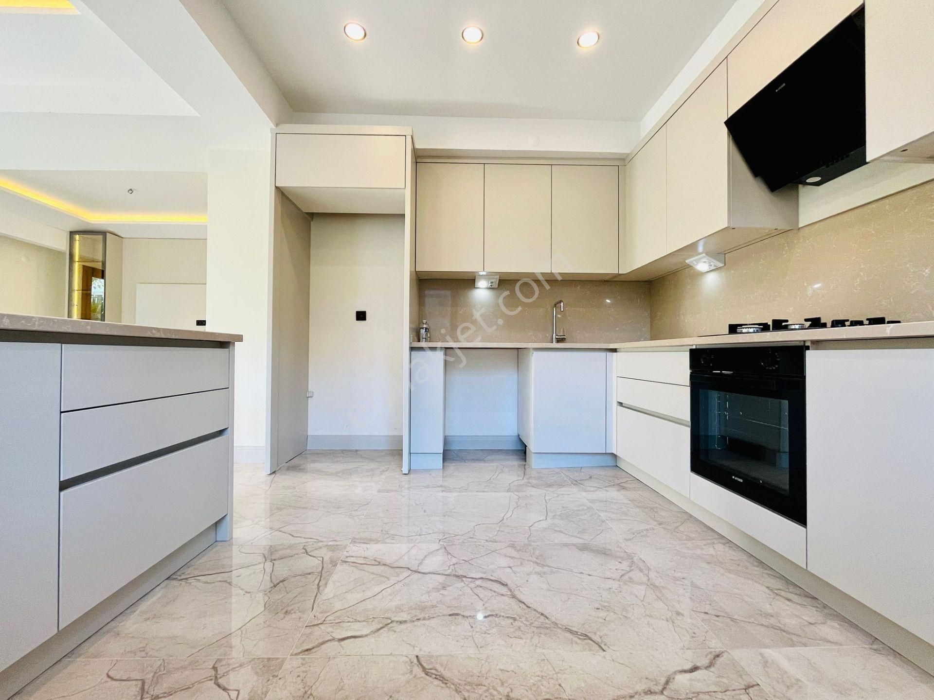 Yükselden Akçay'da Denize 20 Adım Satılık Ultra Lüx Tasarım 4+1 Villa - Görsel 2