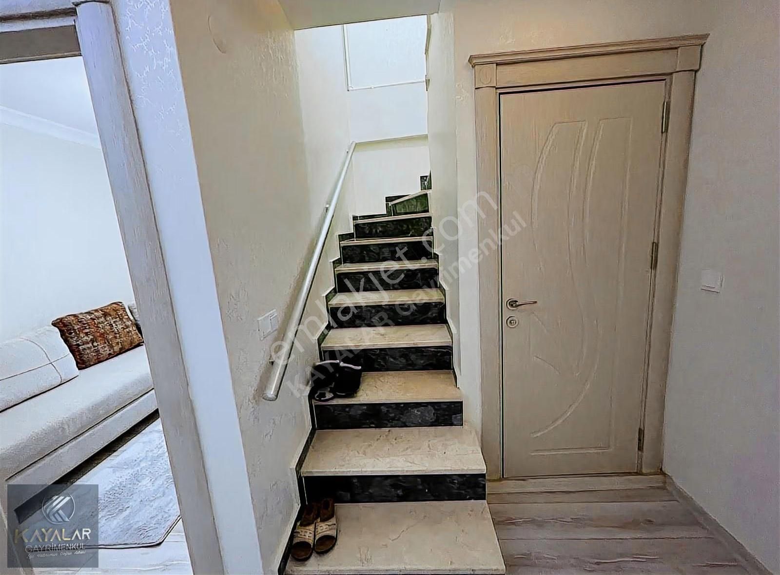 Bağlarbaşı'nda Caddeye Cephe 3+1 Dubleks - Görsel 20