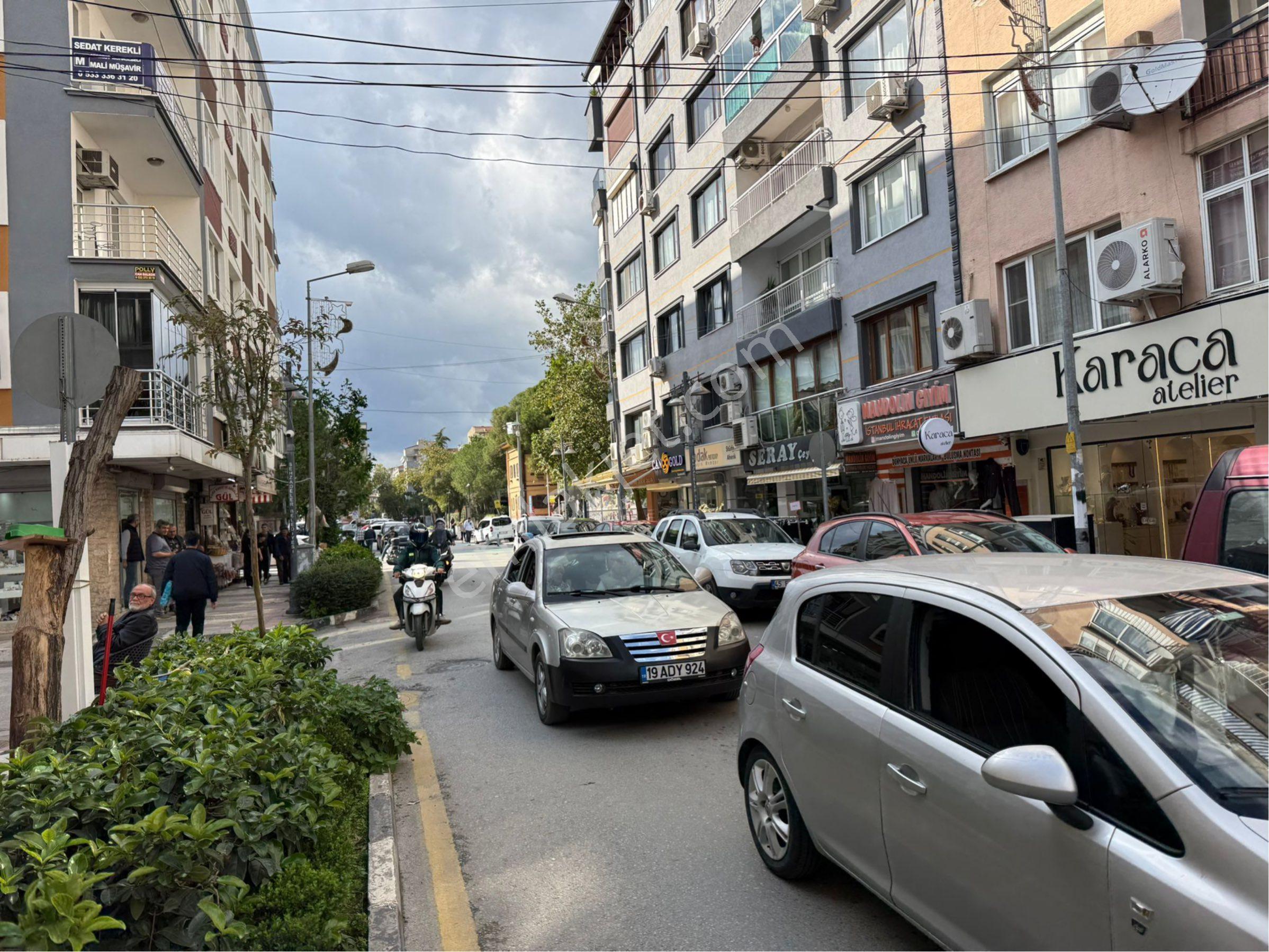 Utku Mahallesinde 2+1 Süper Konumda Ara Kat Fırsatı - Görsel 2