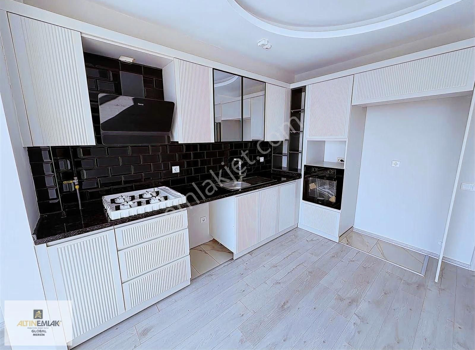 Altın Emlak'tn Full Deniz Manzaralı Yola Yakın Havuzlu Lüks 4+1 - Görsel 18