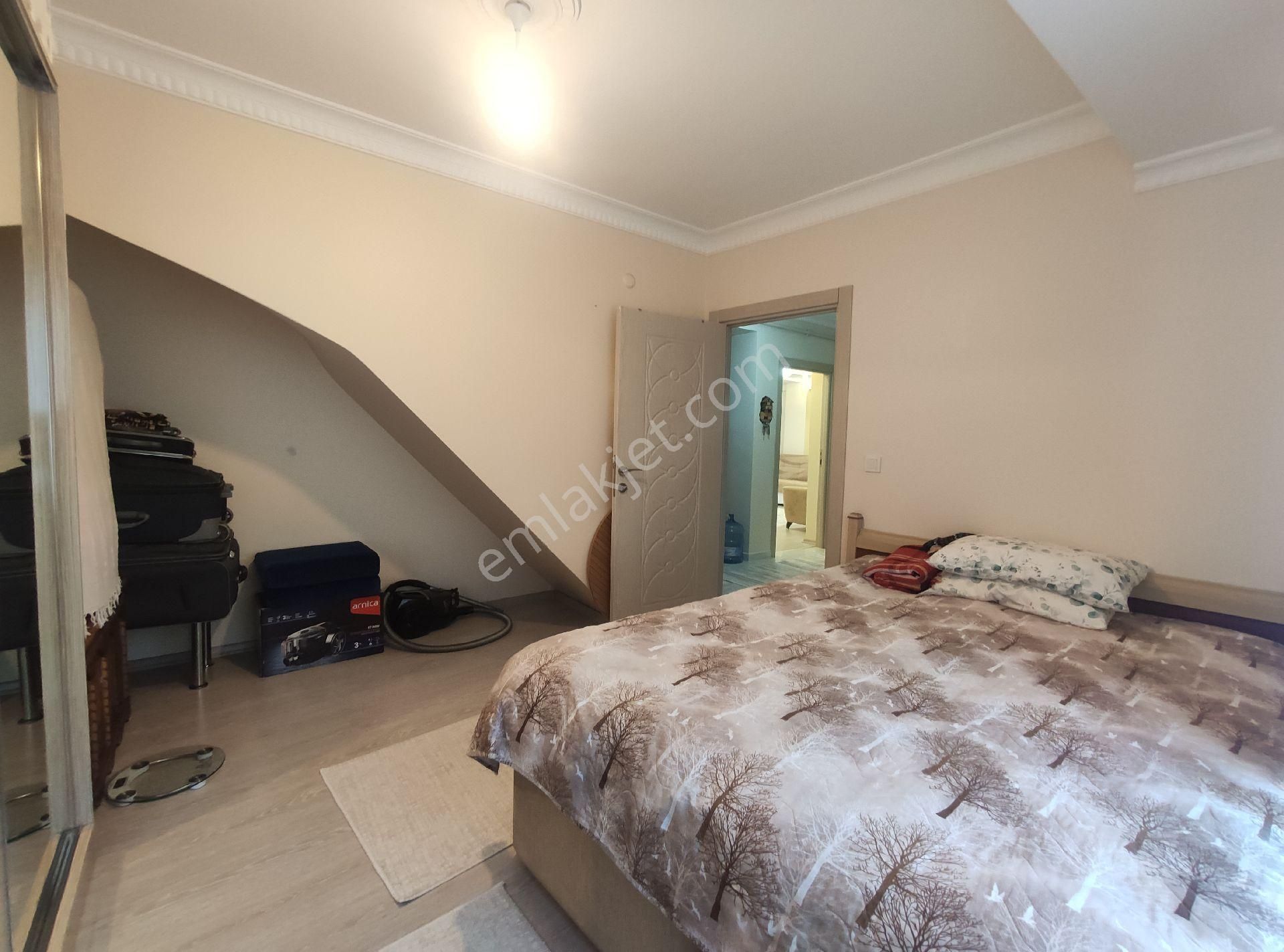 Sefaköy İnönü Mahallesi De Satılık 4+1 Tek Daire Üzerine - Görsel 16