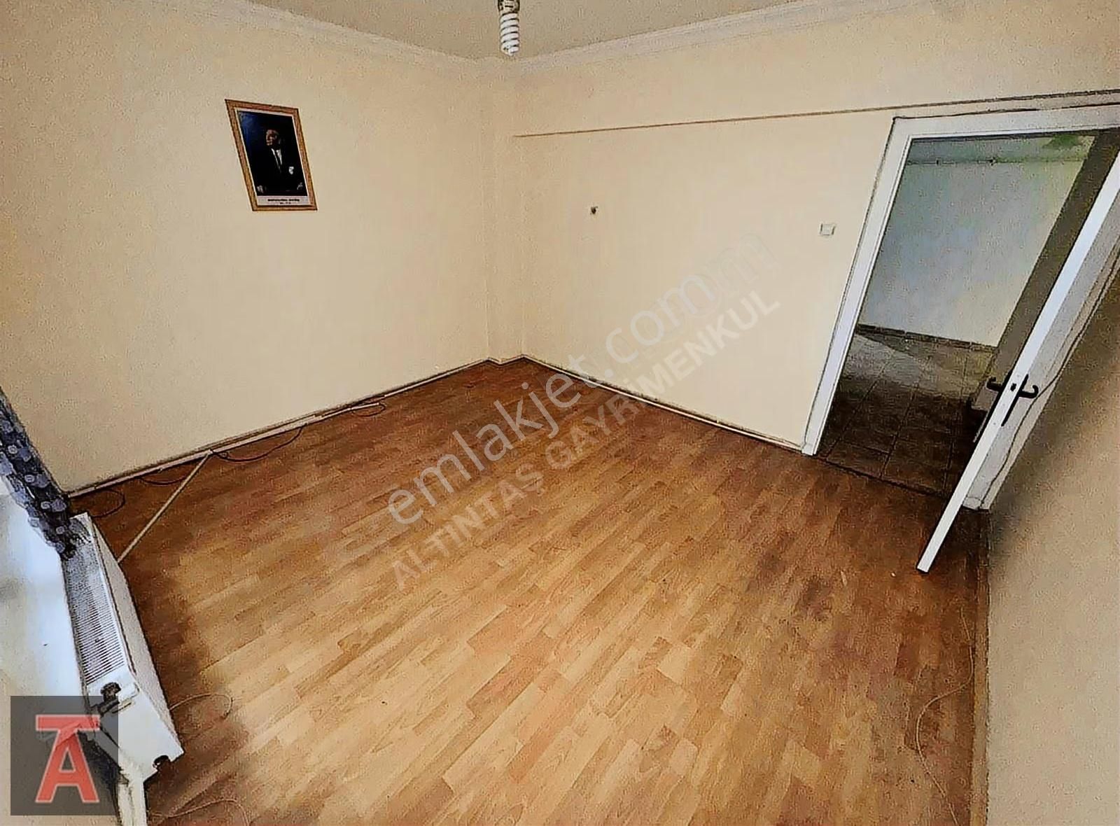 Merkez'de Trene Yakın Ve Çarşı Üzerinde 3+1 Köşe Bina Daire/ofis - Görsel 9