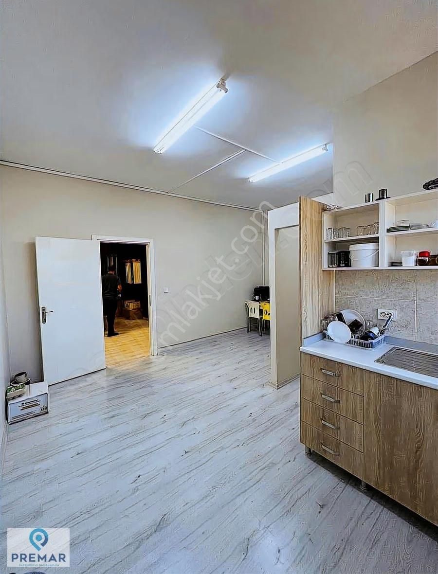 Yenibosna Merkez Beşyol'da İş Merkezinde Eşyalı Ofis Güvenlikl - Görsel 8