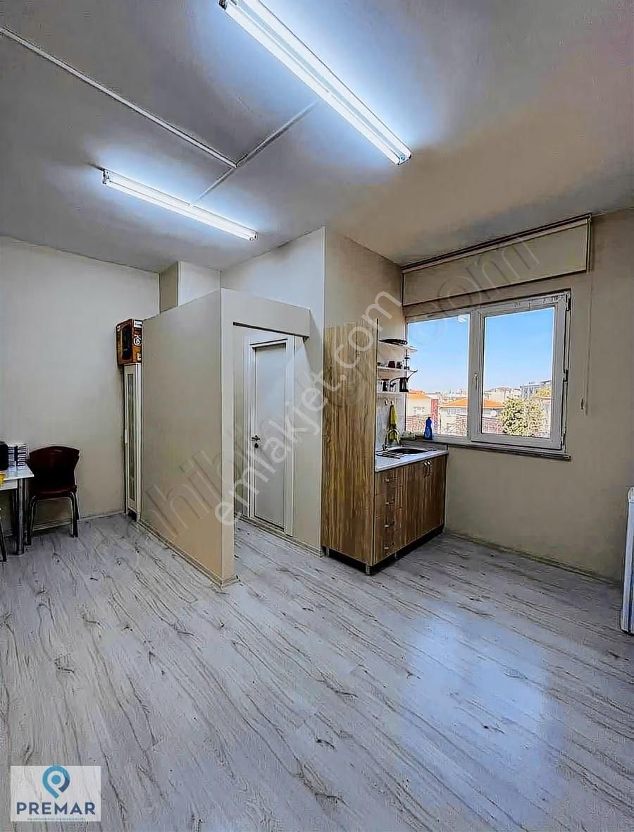 Yenibosna Merkez Beşyol'da İş Merkezinde Eşyalı Ofis Güvenlikl - Görsel 6