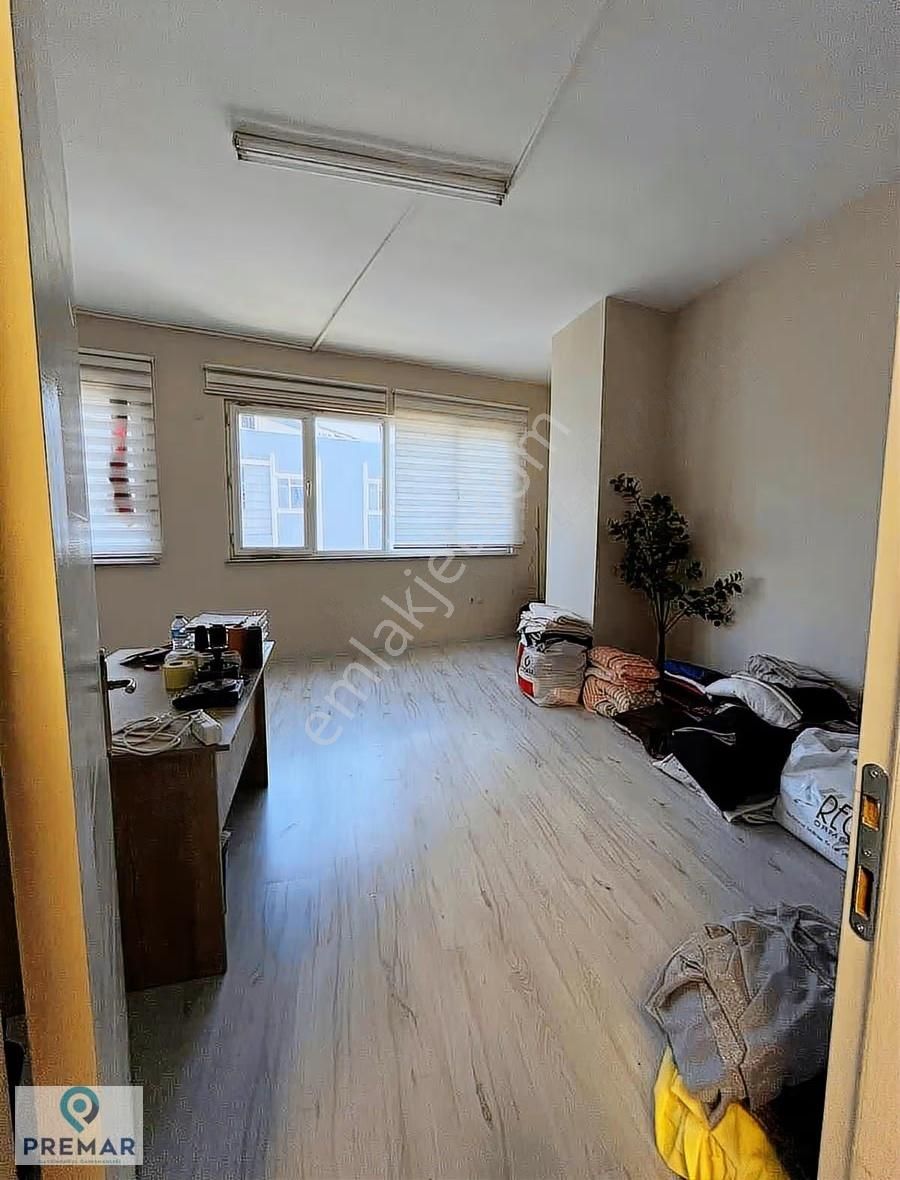 Yenibosna Merkez Beşyol'da İş Merkezinde Eşyalı Ofis Güvenlikl - Görsel 4