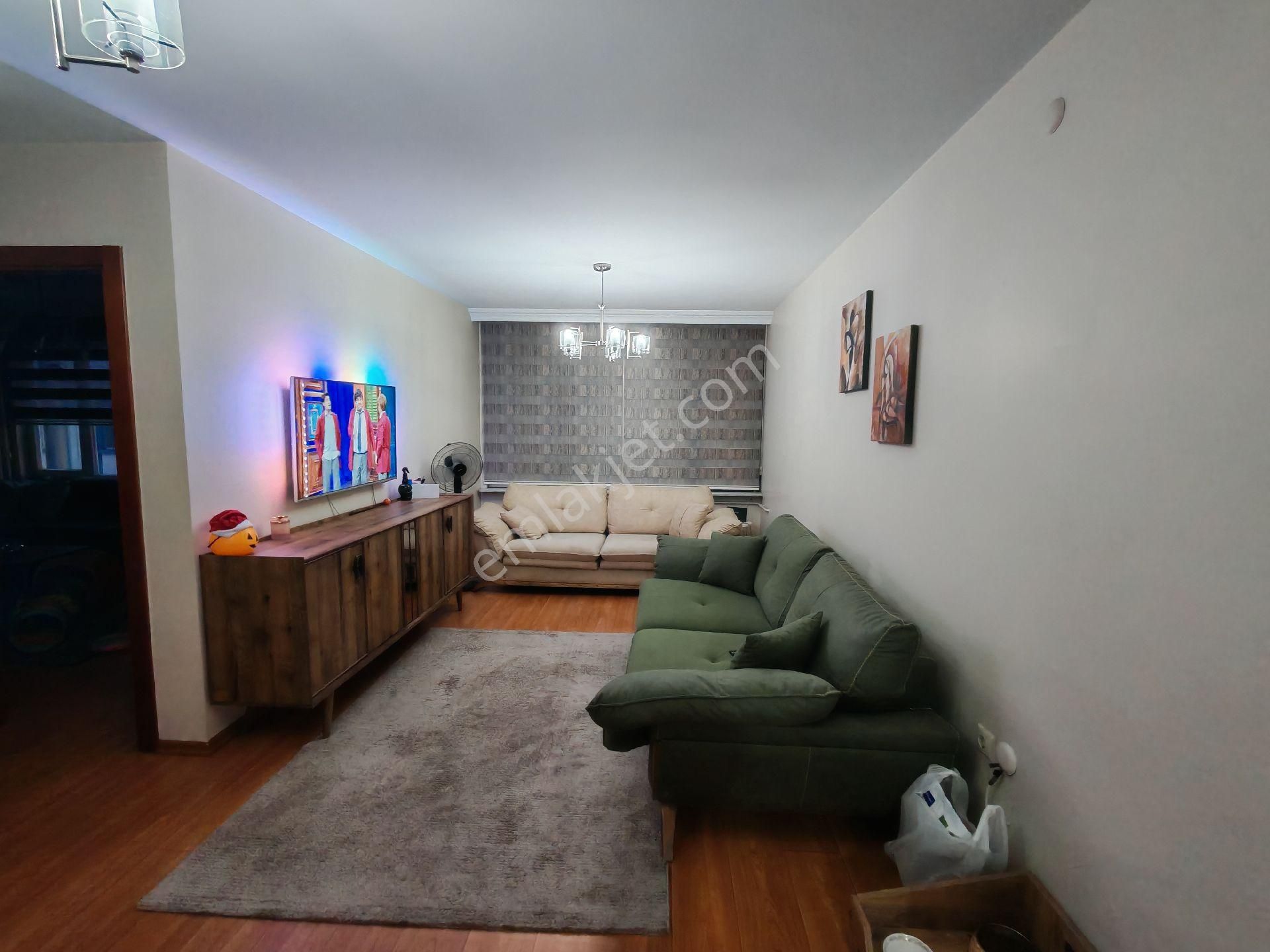 Barış Gayrimenkul'den Setbaşında Ara Kat 3+1 Bakımlı Daire.