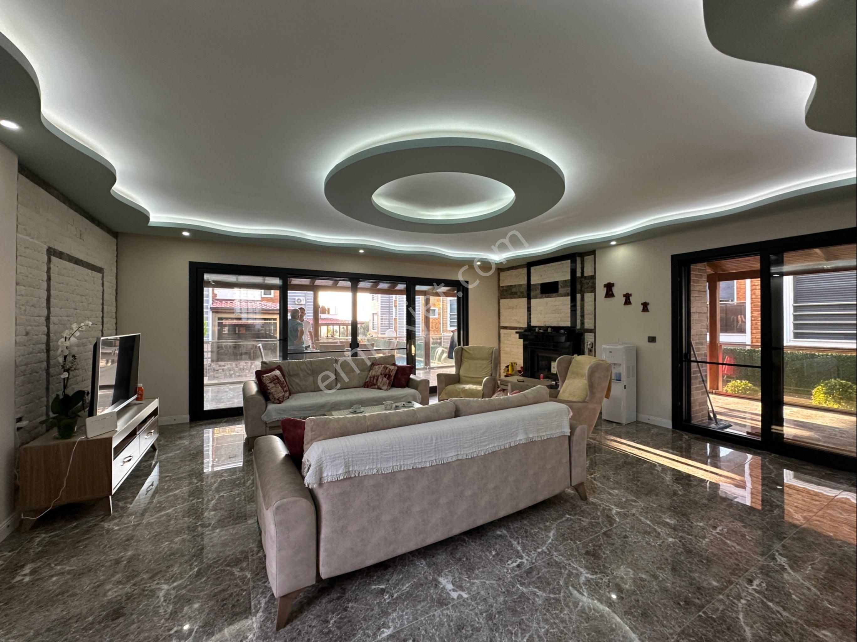 Kuşadası Soğucakta 4+2 Havuzlu 85 M2 Taban Deniz Manzaralı Satılık Villa - Görsel 17