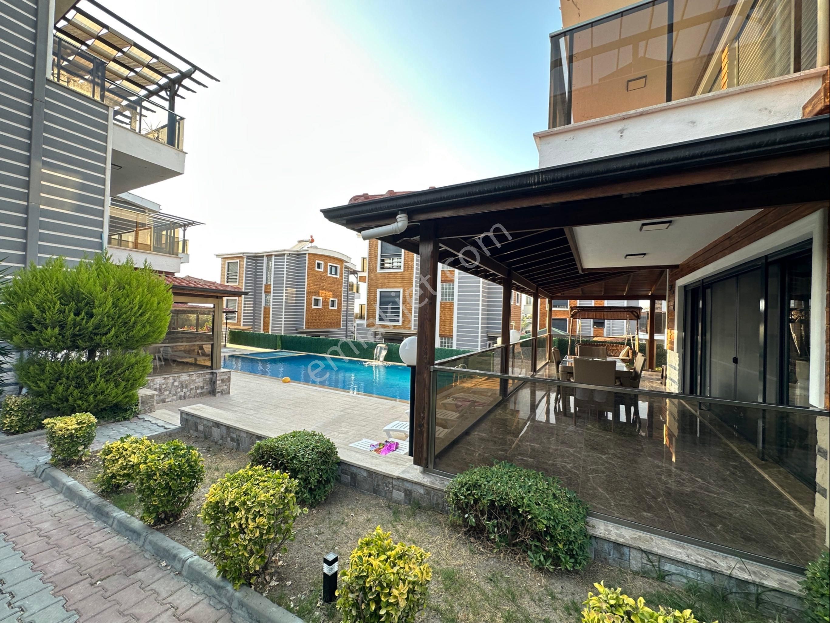 Kuşadası Soğucakta 4+2 Havuzlu 85 M2 Taban Deniz Manzaralı Satılık Villa - Görsel 10