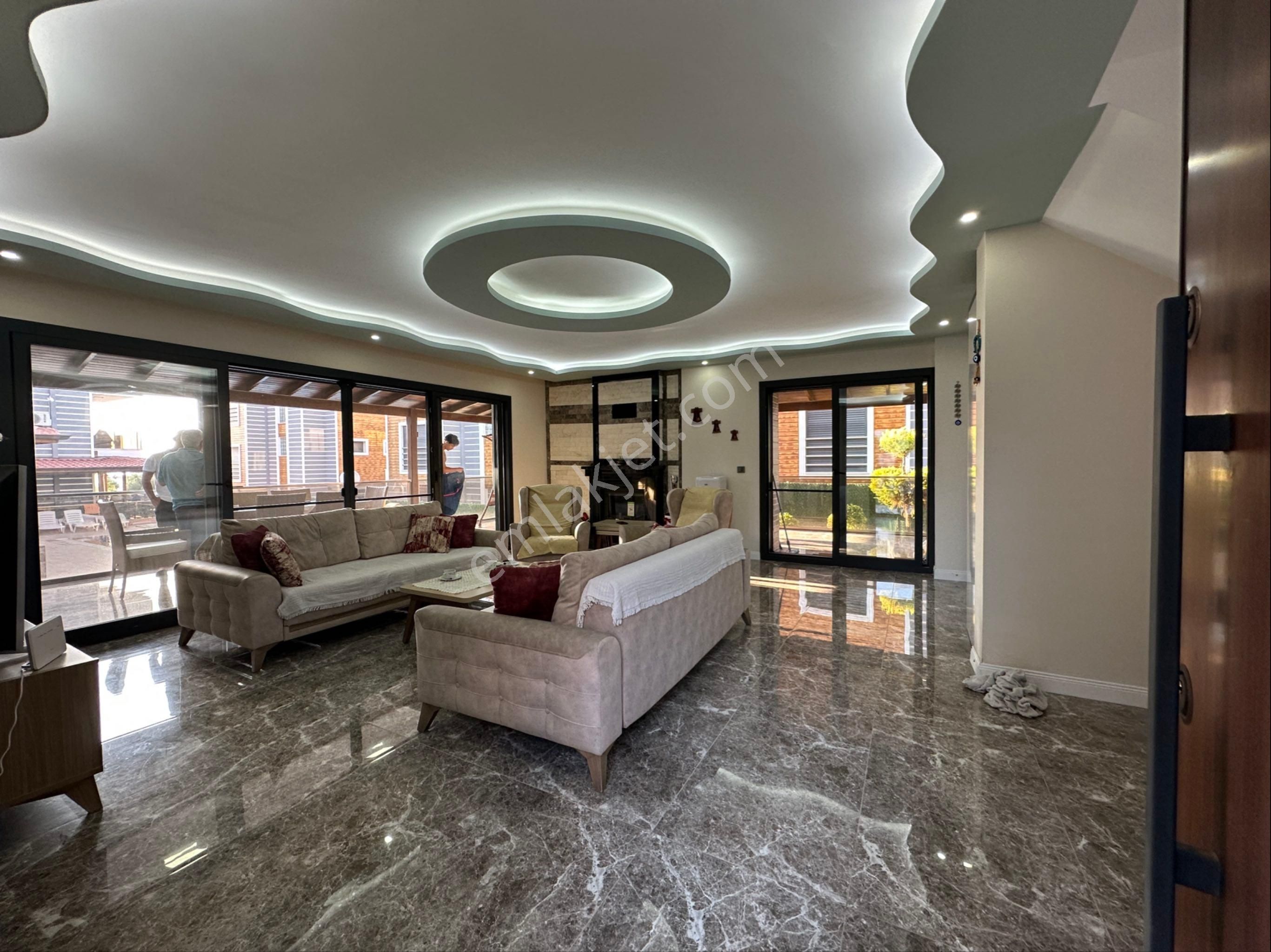 Kuşadası Soğucakta 4+2 Havuzlu 85 M2 Taban Deniz Manzaralı Satılık Villa - Görsel 16