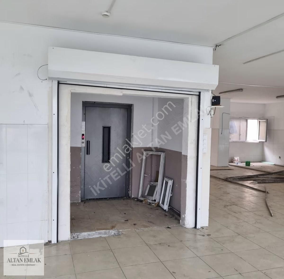 Merkezi Konumda,cadde Üzeri, Metro Karşısı 800m2 İşyeri - Görsel 5