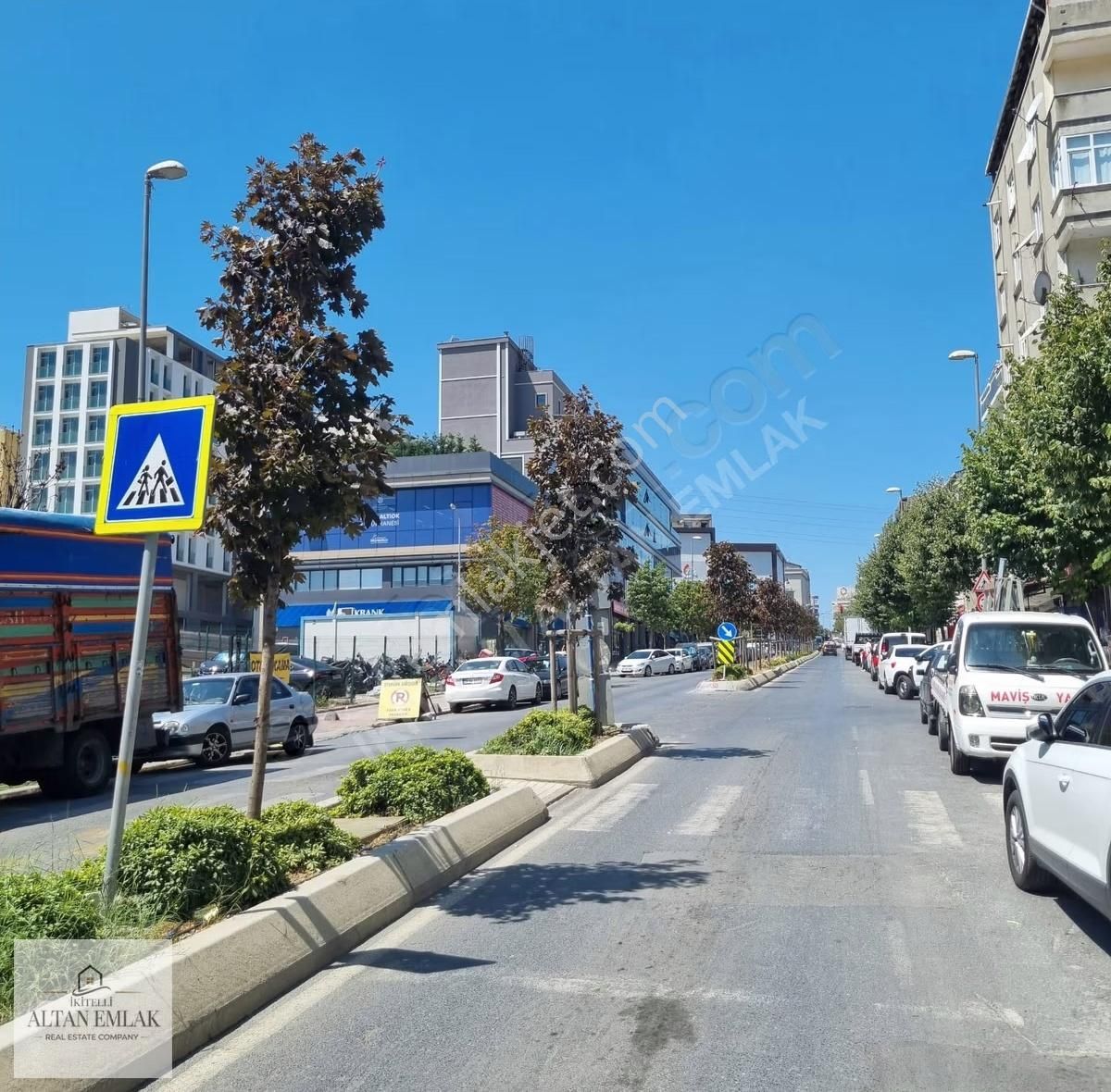 Merkezi Konumda,cadde Üzeri, Metro Karşısı 800m2 İşyeri - Görsel 2