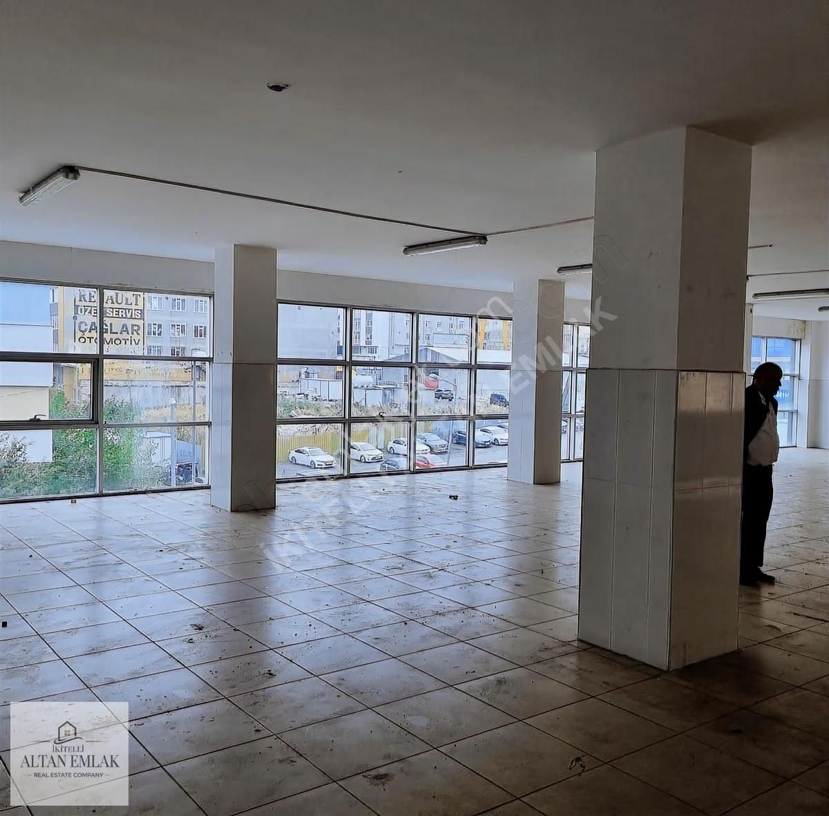 Merkezi Konumda,cadde Üzeri, Metro Karşısı 800m2 İşyeri - Görsel 7