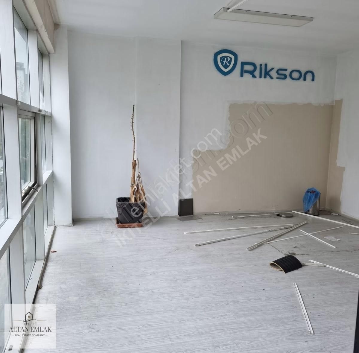 Merkezi Konumda,cadde Üzeri, Metro Karşısı 800m2 İşyeri - Görsel 17