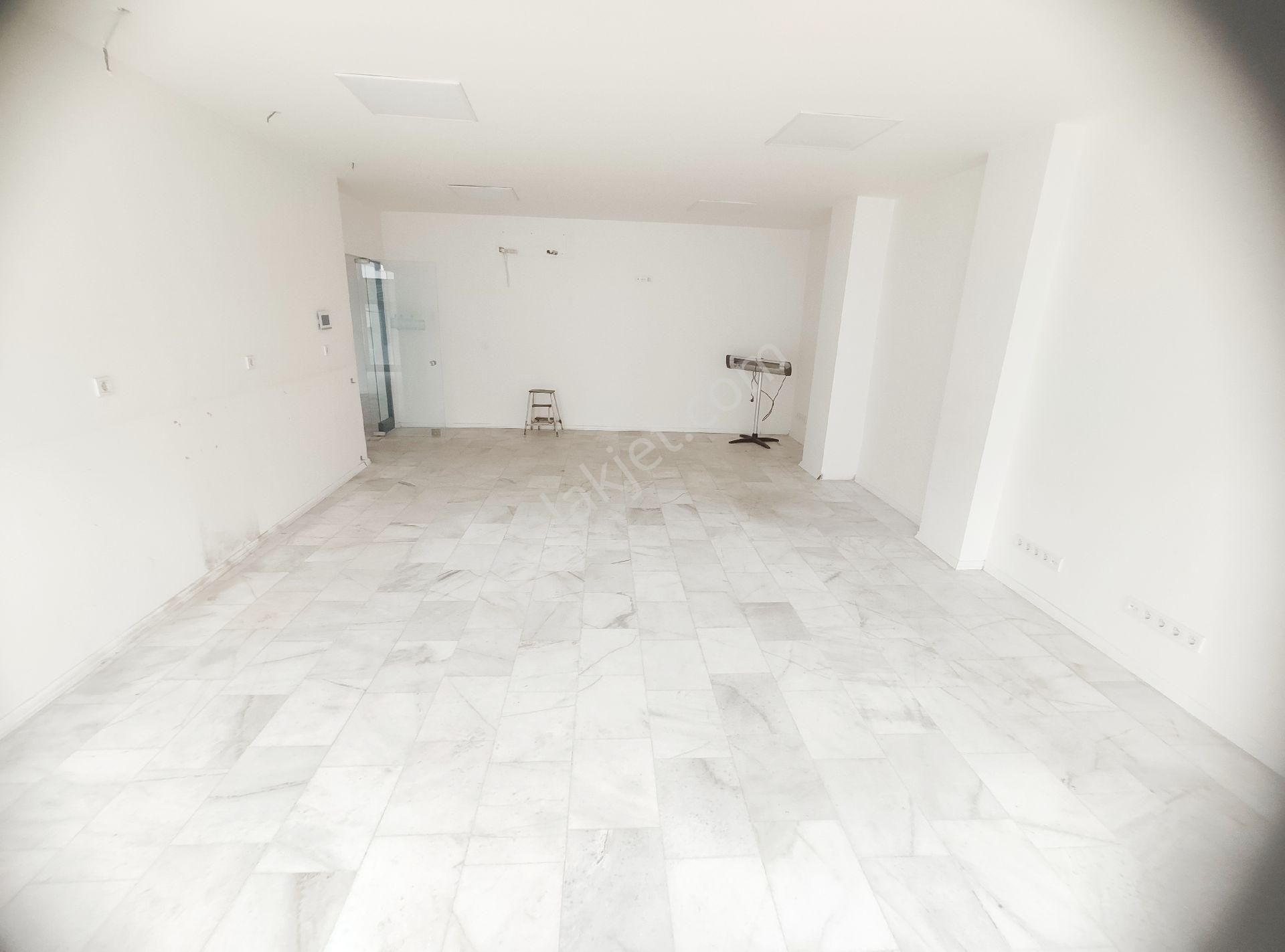 Sarıyer Pınar Mah.'nde Düz Giriş 240m2 Açık & Kapalı Alan Açık Otopark Kiralık Dükkan - Görsel 8