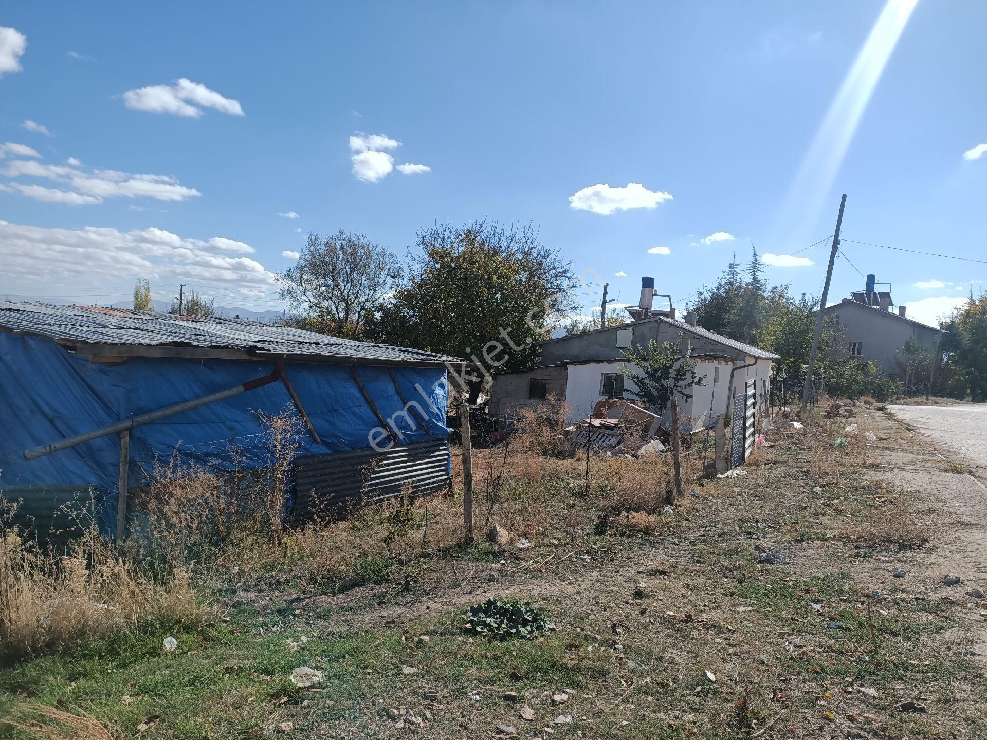 Ilıca Mahallesi Satılık Bahçeli Müstakil Ev Ve Müştemilatı - Görsel 3