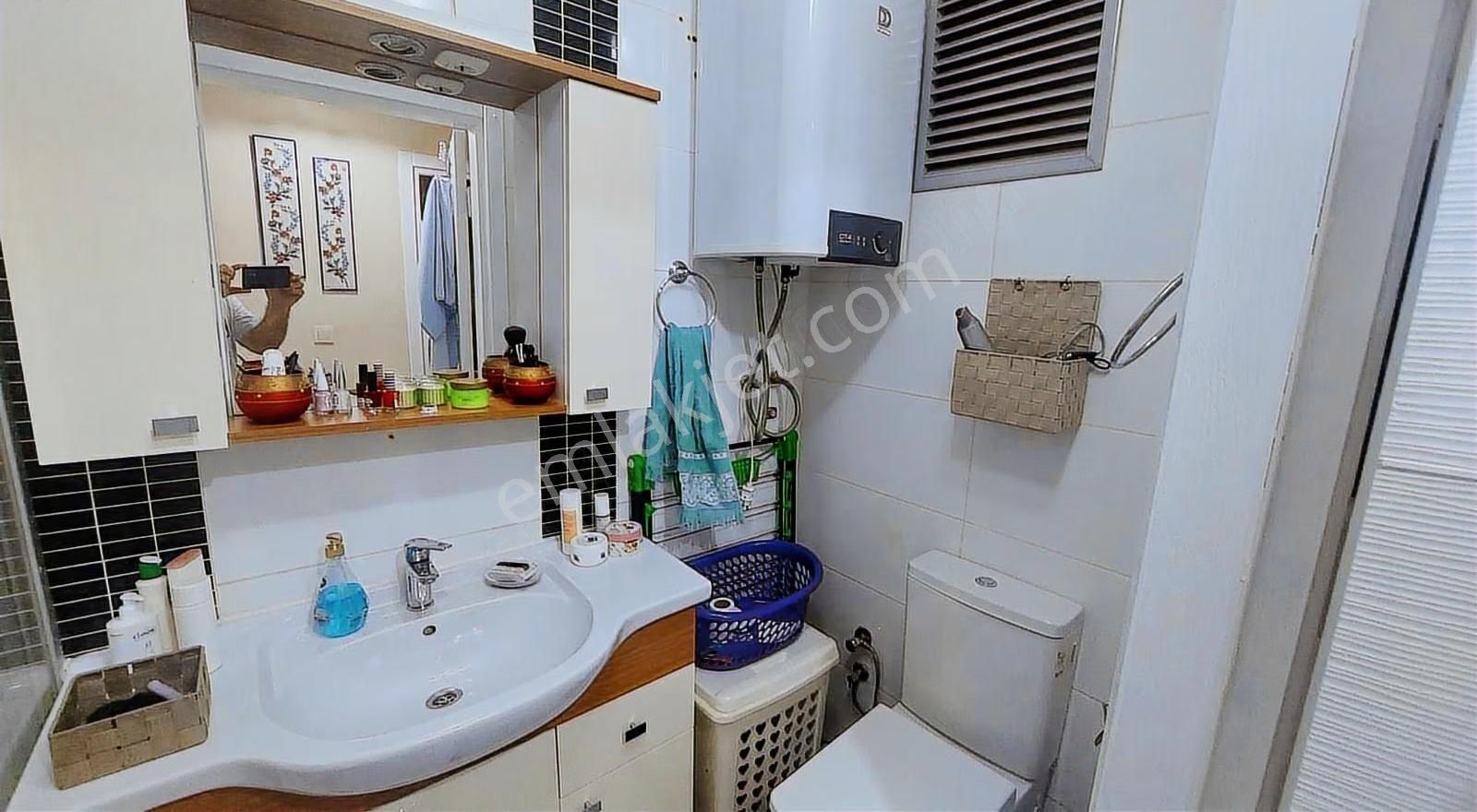 Kuşadası Ege Mahallesinde Satılık 1+1 Giriş Kat Daire - Görsel 3