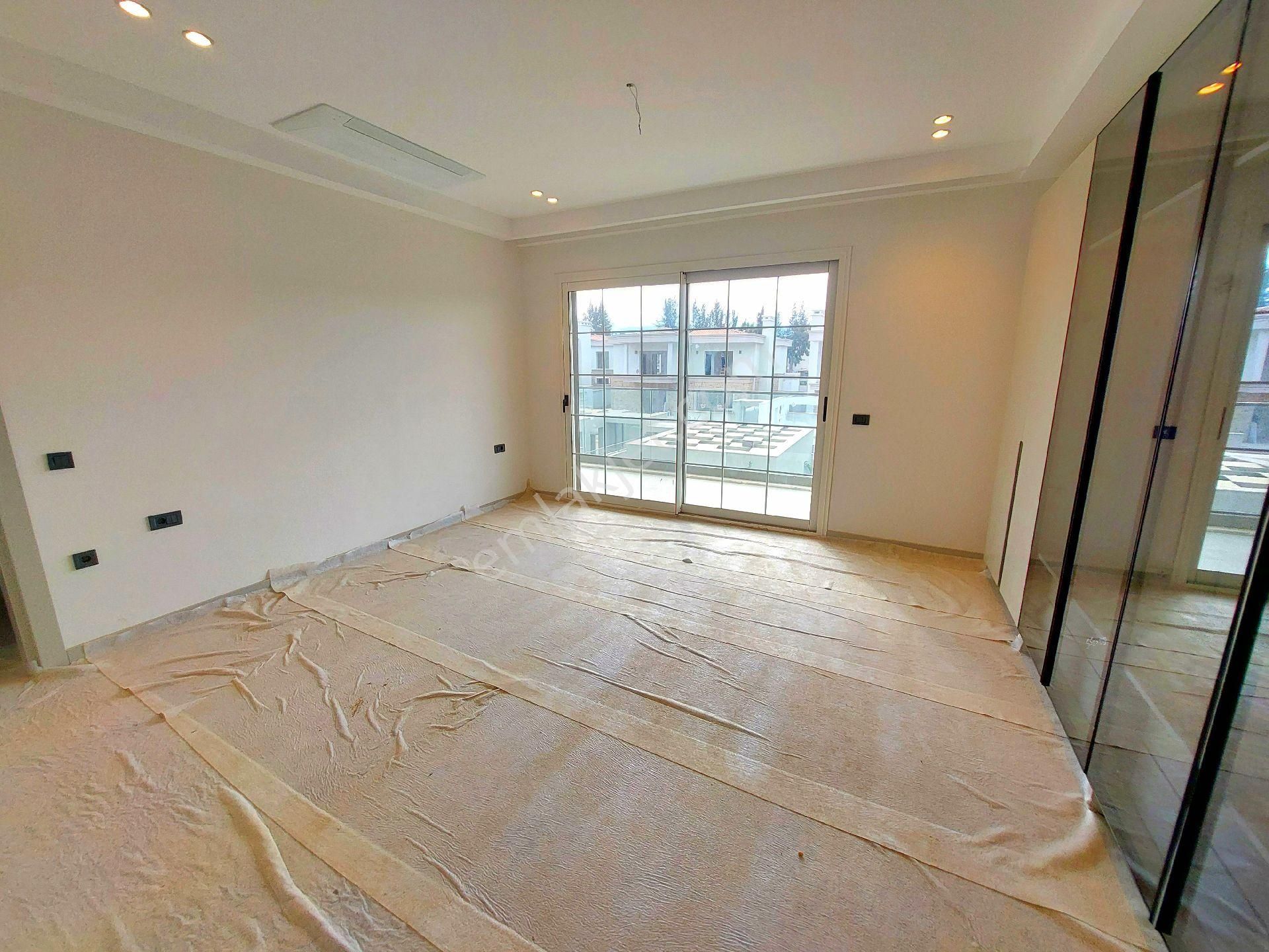 Kuşadasında Plaja 200 Mt. 400 M2 Bahçeli Özel Havuzlu Tek Müstakil Sıfır Villa - Görsel 22