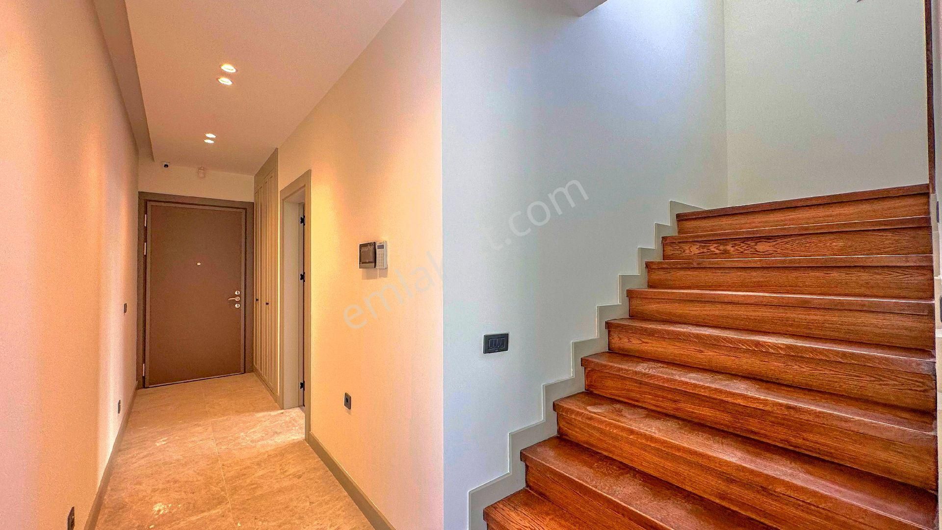 Kuşadasında Plaja 200 Mt. 400 M2 Bahçeli Özel Havuzlu Tek Müstakil Sıfır Villa - Görsel 34