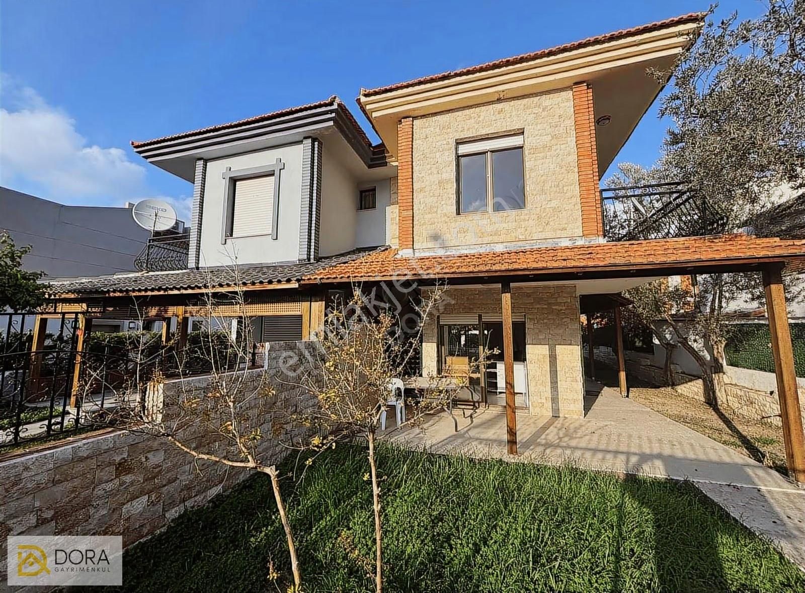 Ilıcada Mükemmel Konumda Satılık Villa - Görsel 6